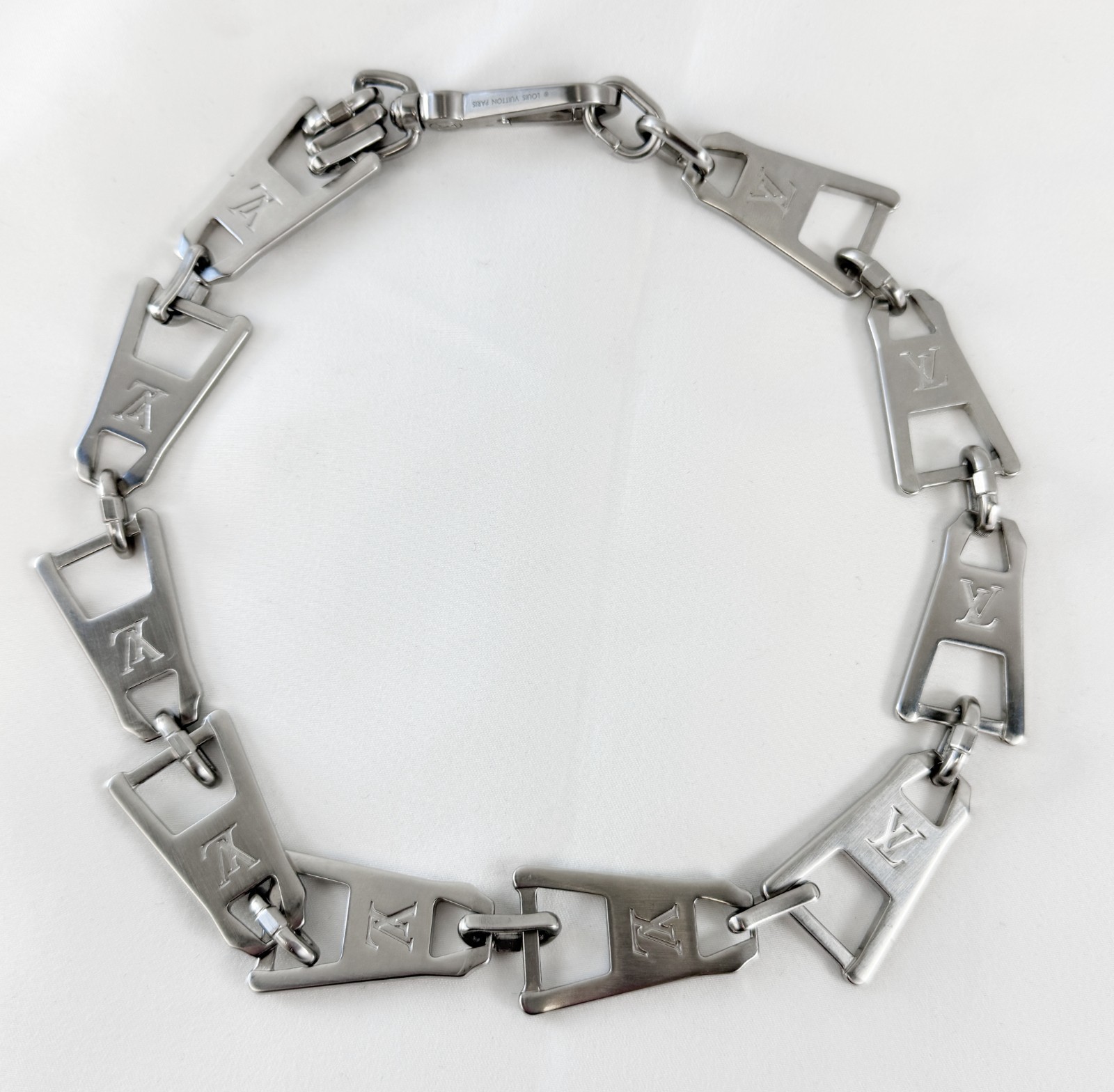 NEW LOUIS VUITTON Chunky Zipper Pull Silver Necklace Unisex S/S 2021 18″ RARE