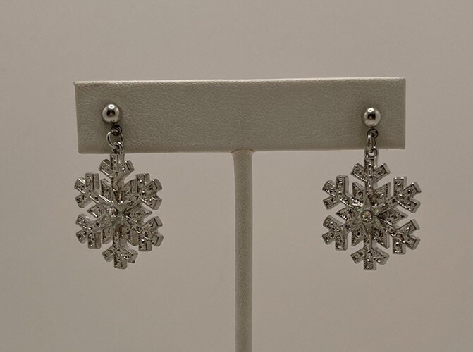Snowflake Textured Silver Tone Glitter Rhinestone Center Stud EarringsUnmarked