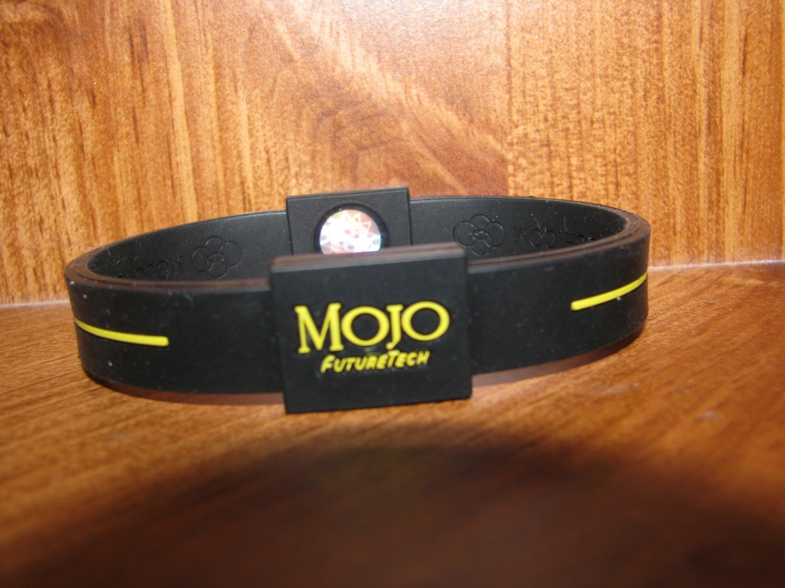 8″ Mojo Holographic Wristband BLACK / YELLOW