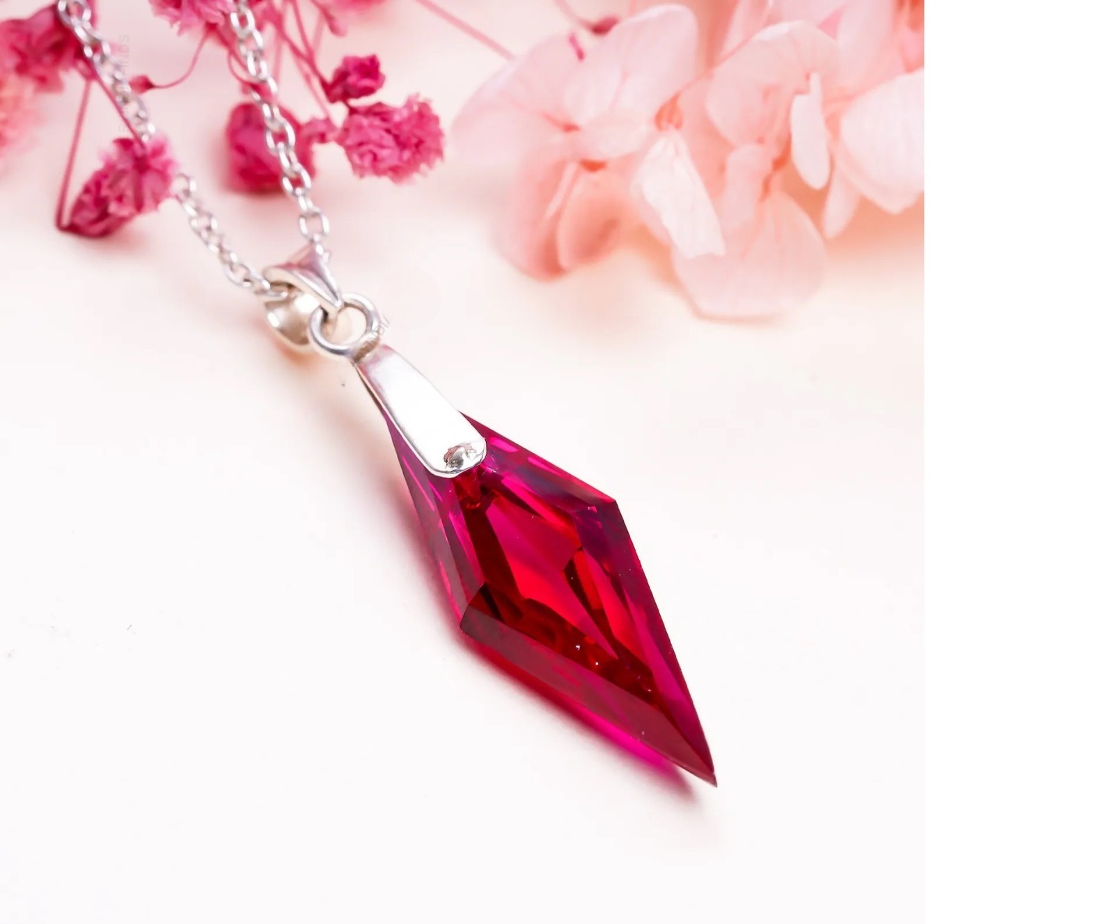 Certified 24 Ct Natural Red Ruby Gemstone Kite Cut Pendant In 925 Silver