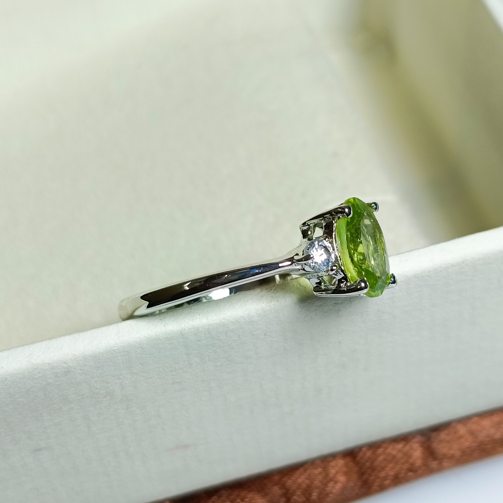 Natural Green Peridott Vintage Ring With 925 Sterling Silver ALL SIZE AVAILABLE