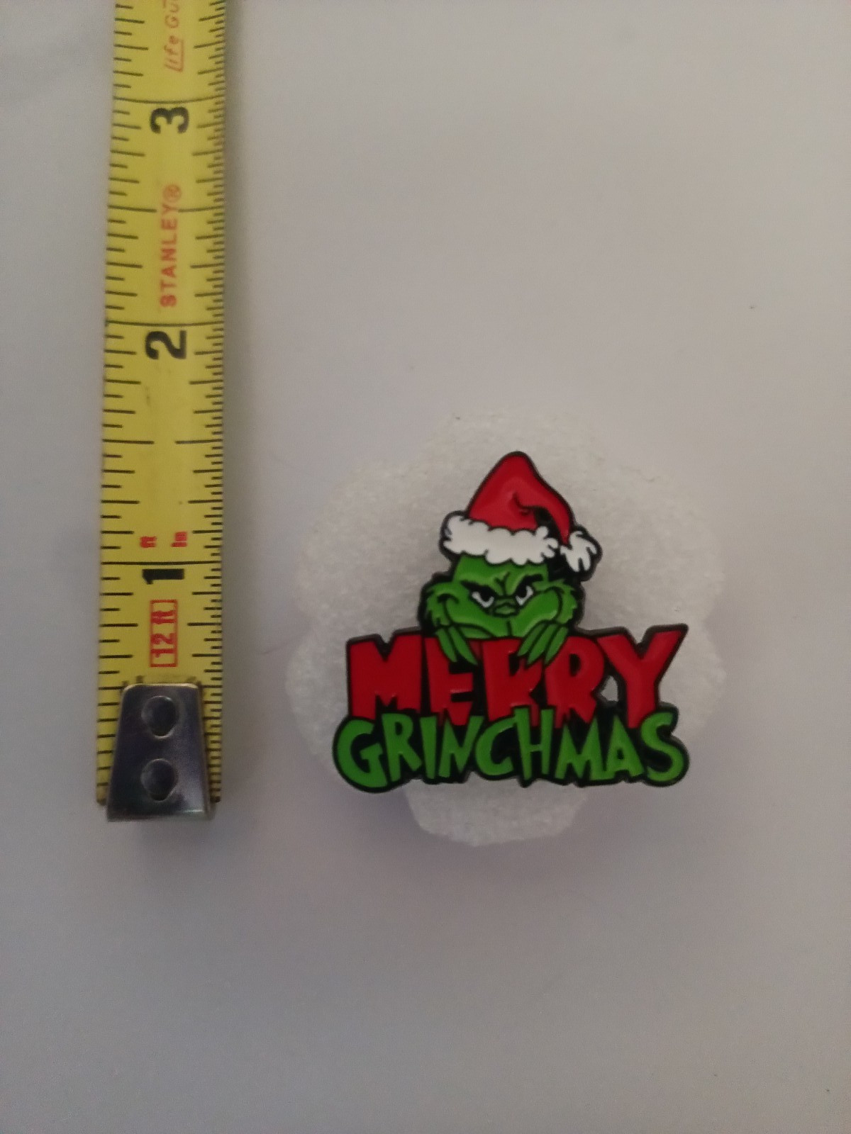 GRINCH-ENAMEL PIN-2 OR MORE PINS $5.49 SHIPPING-SPEND $20 SHIPPING IS FREE