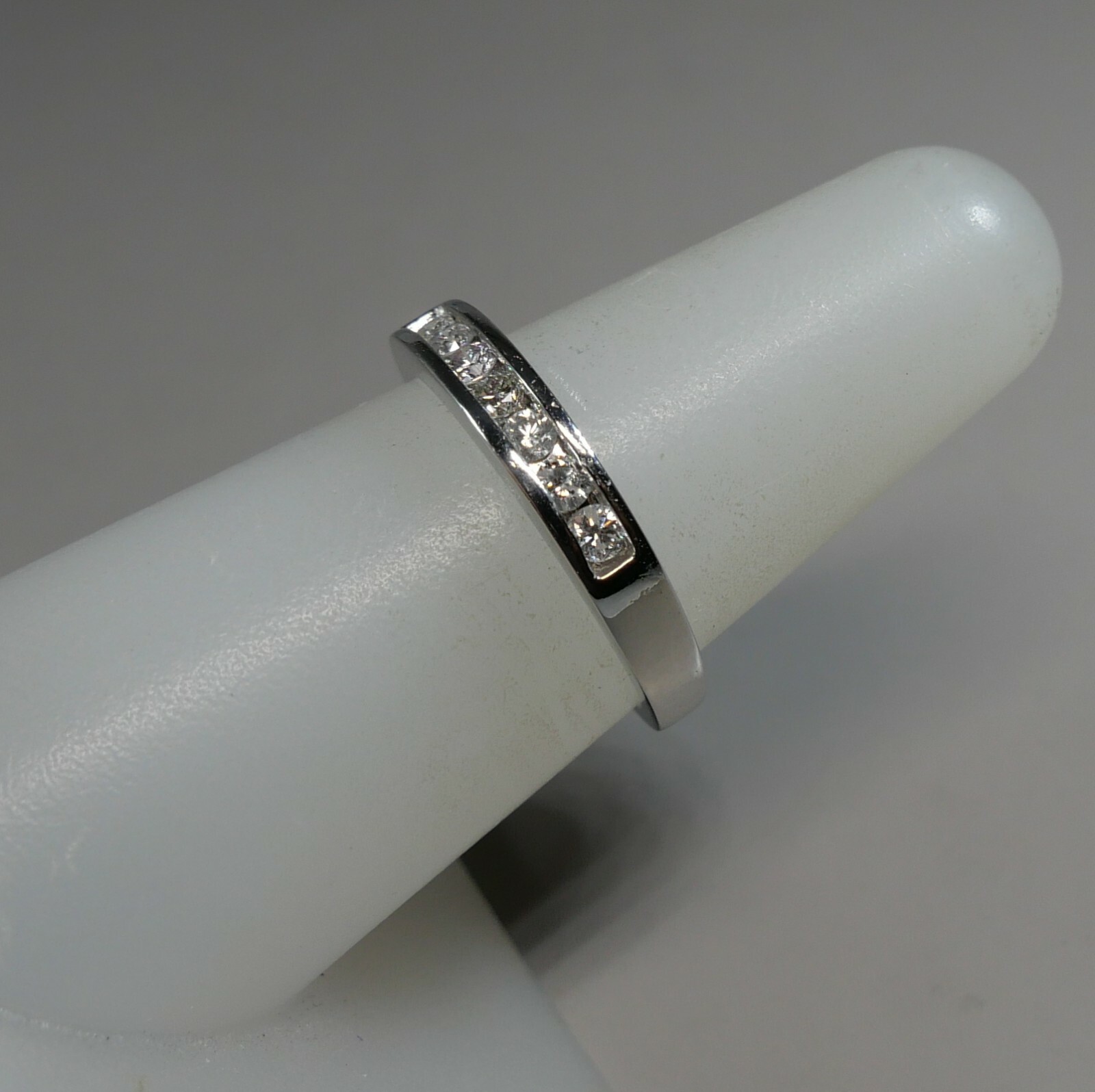 PLATINUM CHANNEL SET 7 DIAMOND WEDDING BAND RING 0.28 TCW