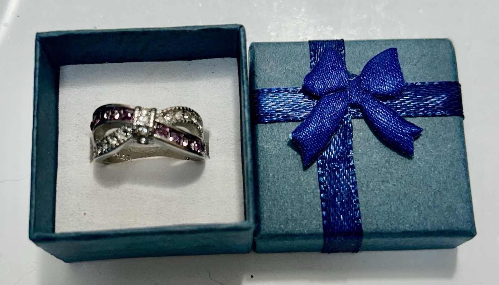 Beautiful 925 Sterling Silver Ring ( Stamped )Cubic Zirconia Sz 6 in Gift Box