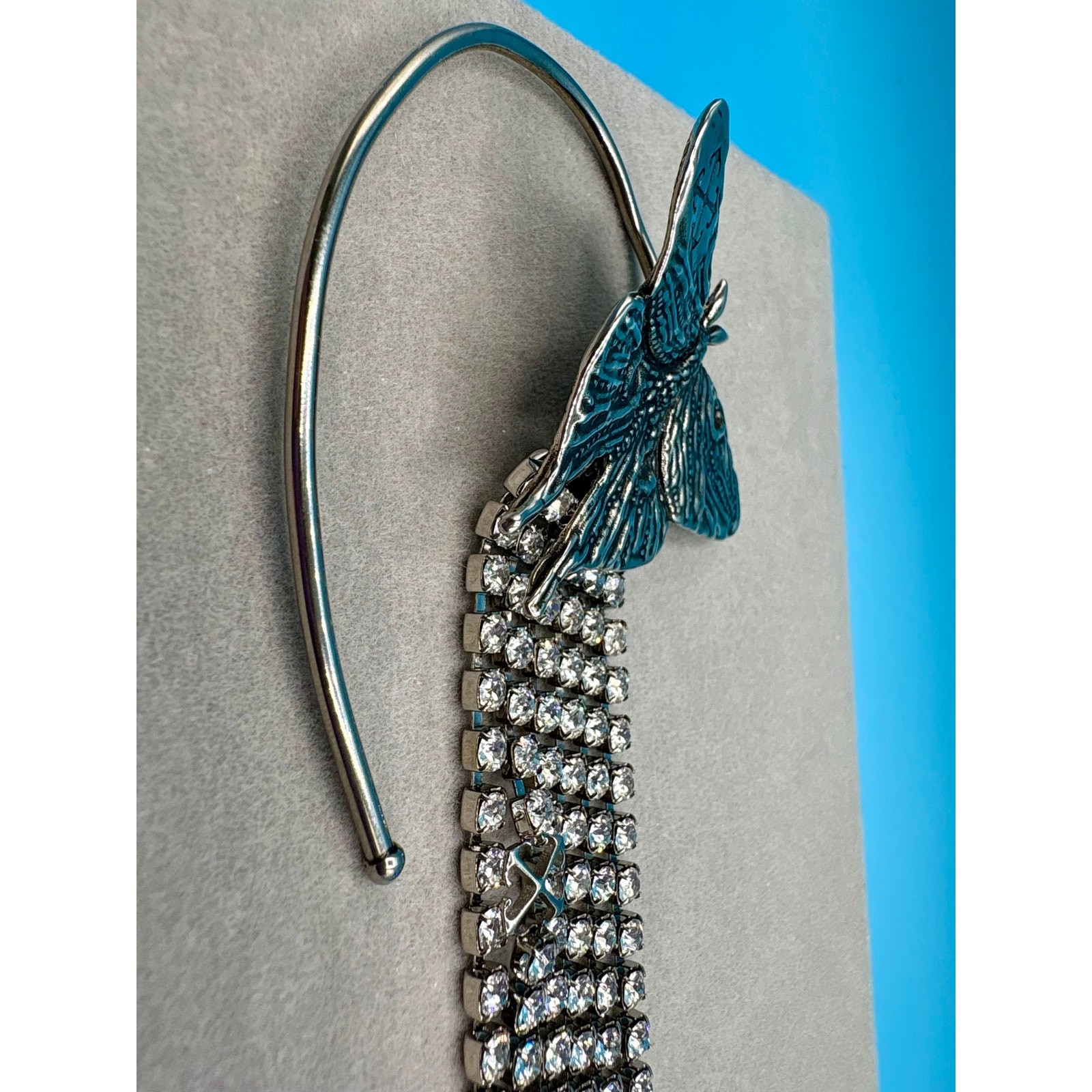 NIB – Off-White Silver Butterfly Bling Dangle Ear Cuff