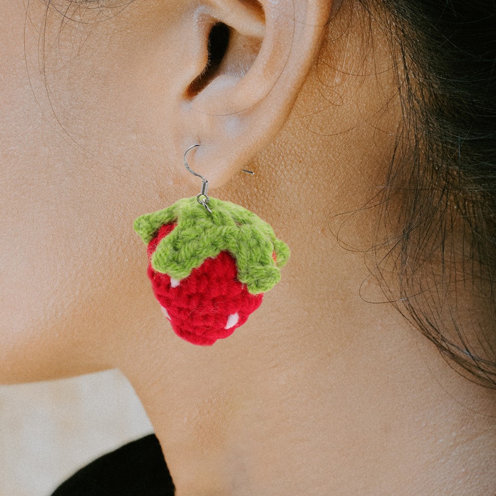 1 Pair Durable Strawberry Earrings Lightweight Red Yarn Japanese Kawaii Style
