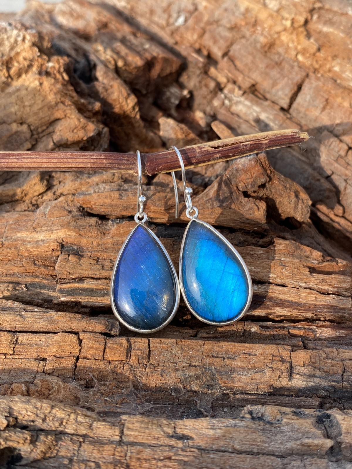 Natural Flashy Labradorite Gemstone Stud Earring 925 Sterling Silver Earring