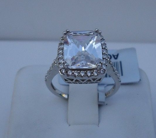 925 STERLING SILVER LADIES DESIGNER RING W/ 5.50ct SIMULATED DIAMONDS