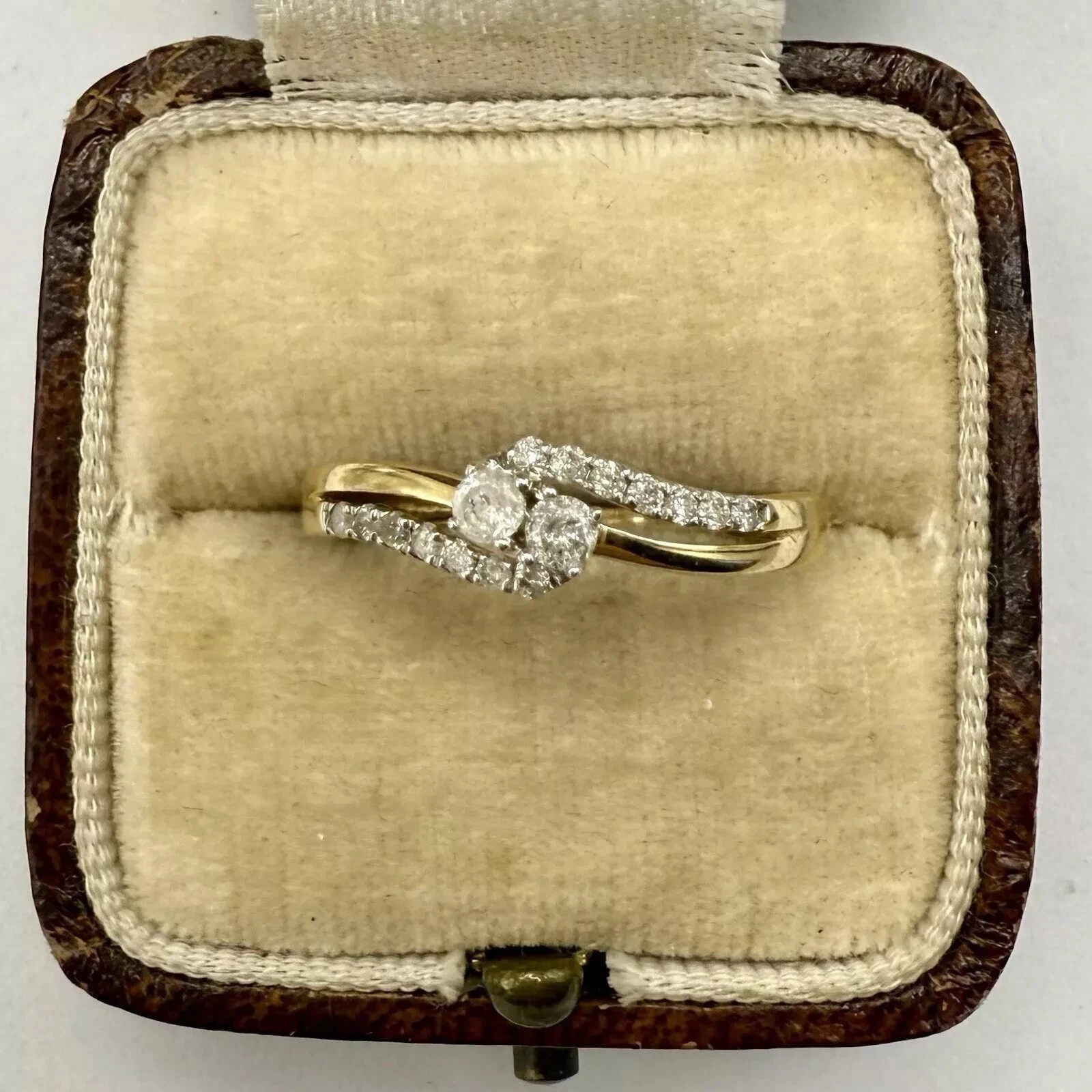 2Ct Round Cut Simulated Diamond Women’s Promise Ring In 14K Yellow Gold Plated