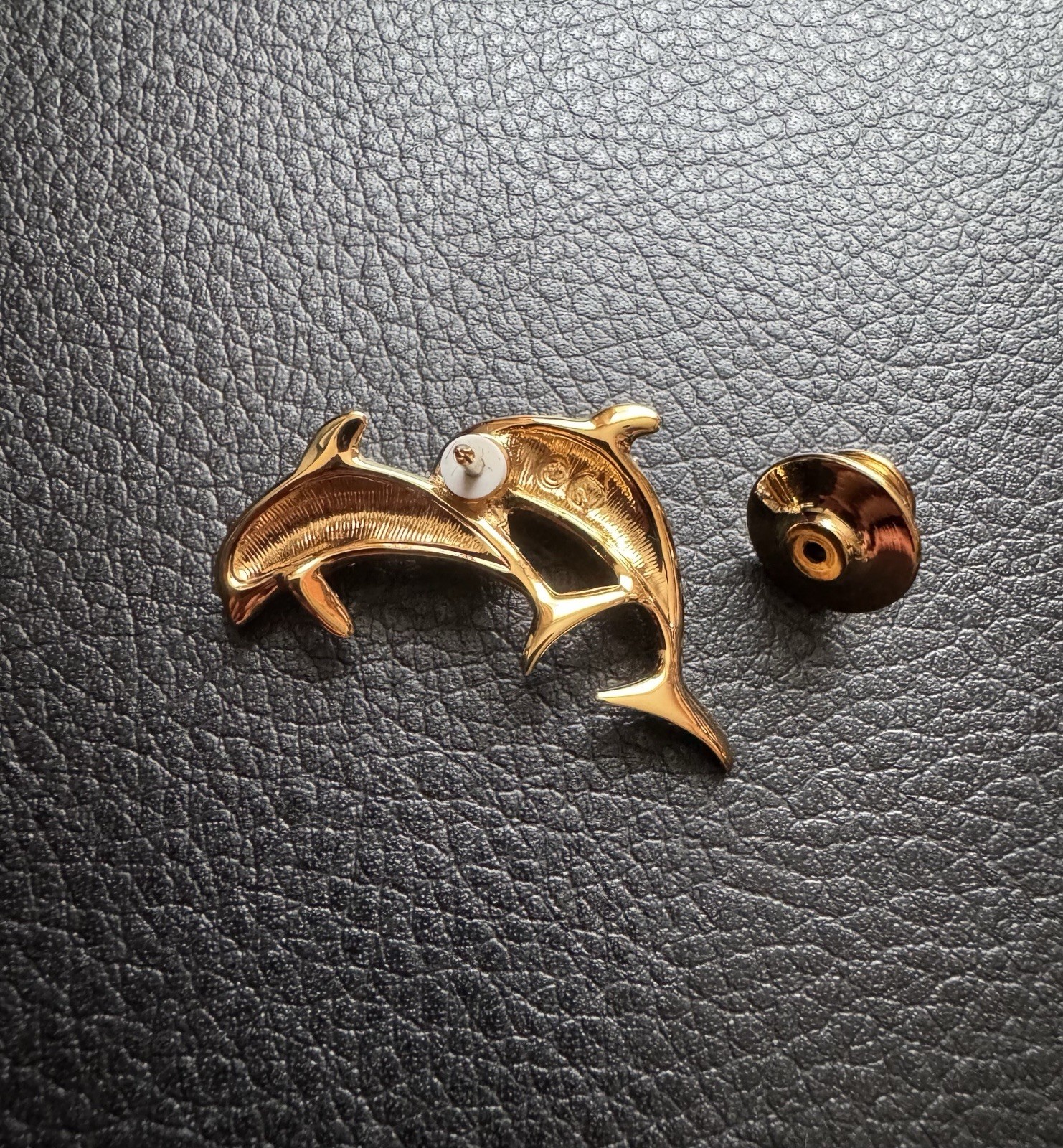 Genuine Swarovski dolphins Pin/Brooch, Gold Tone Plated 2.8cm x 2.5cm