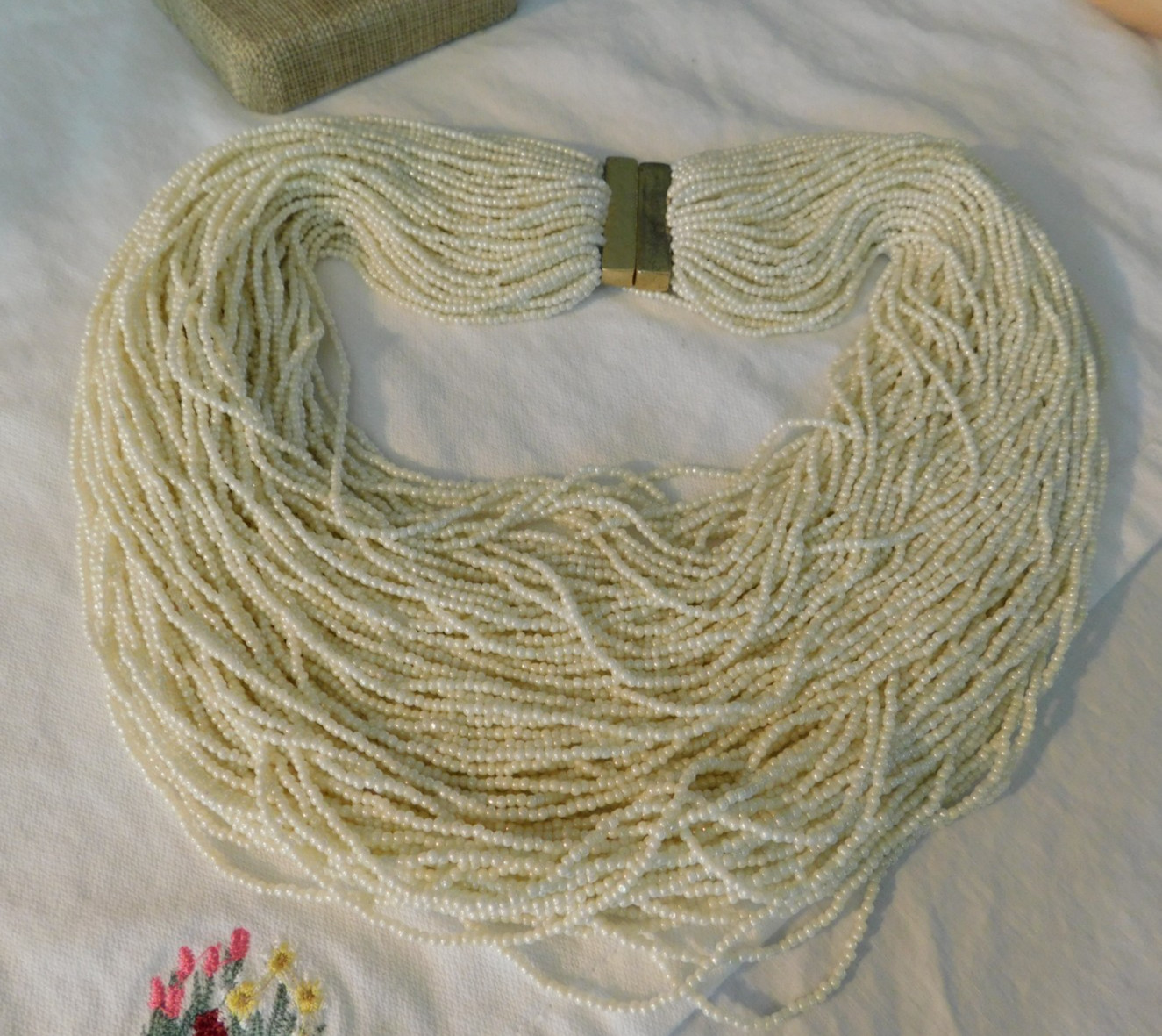 Cream Multi Strand Seed Glass Beaded Statement Bib Necklace Magnetic Clasp