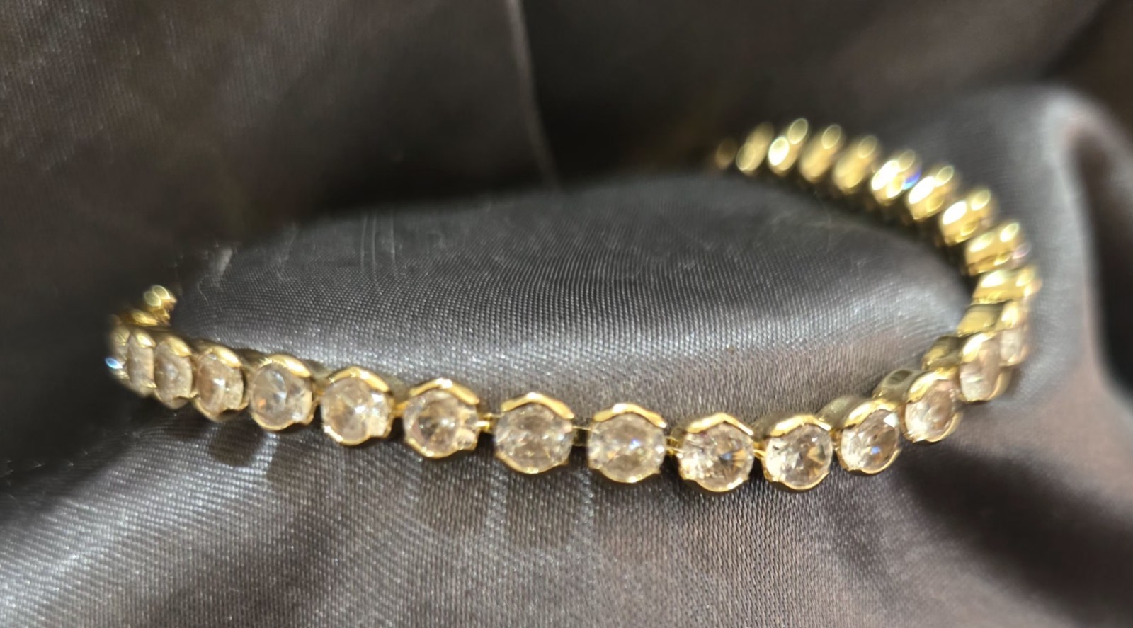 18k Gold Plated Clear Stone Tennis Bracelet w/box clasp