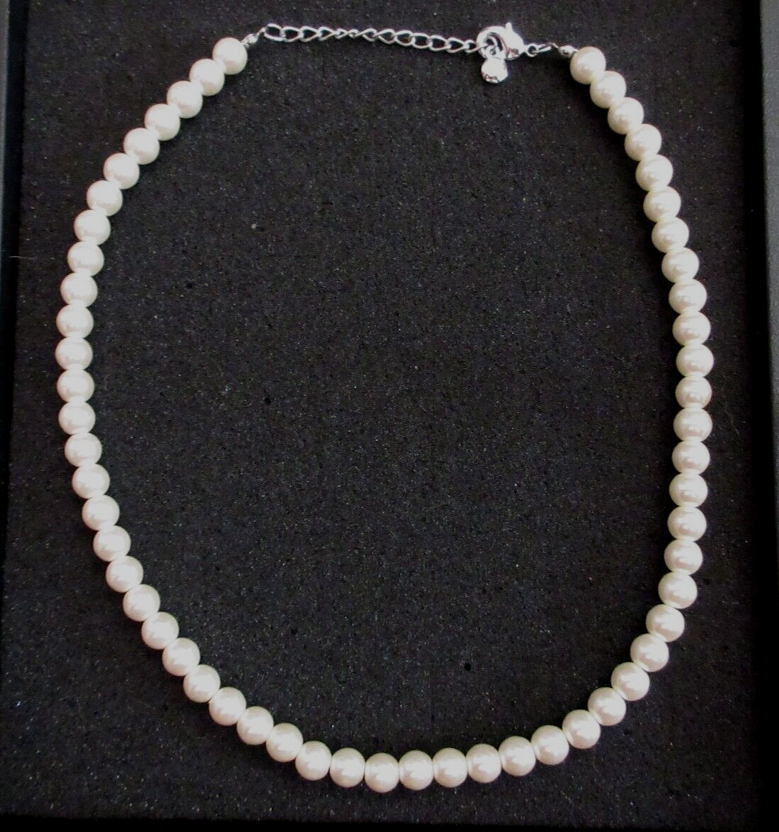 20” Signed SU Single Strand White Lustre Faux Pearl Necklace Adjust 18″ Max NICE