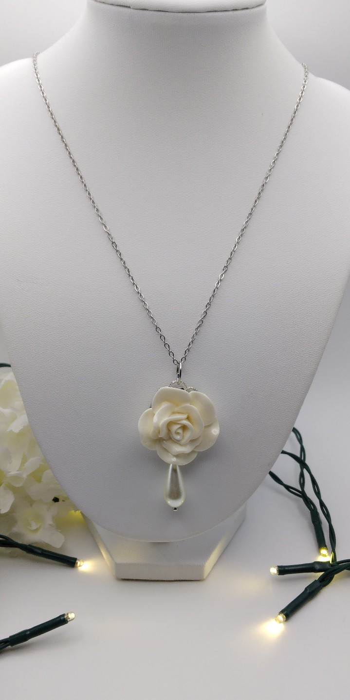 Cream Rose necklace 17″ Silver NF SS Mothers Handmade Dainty Birthday Gift New