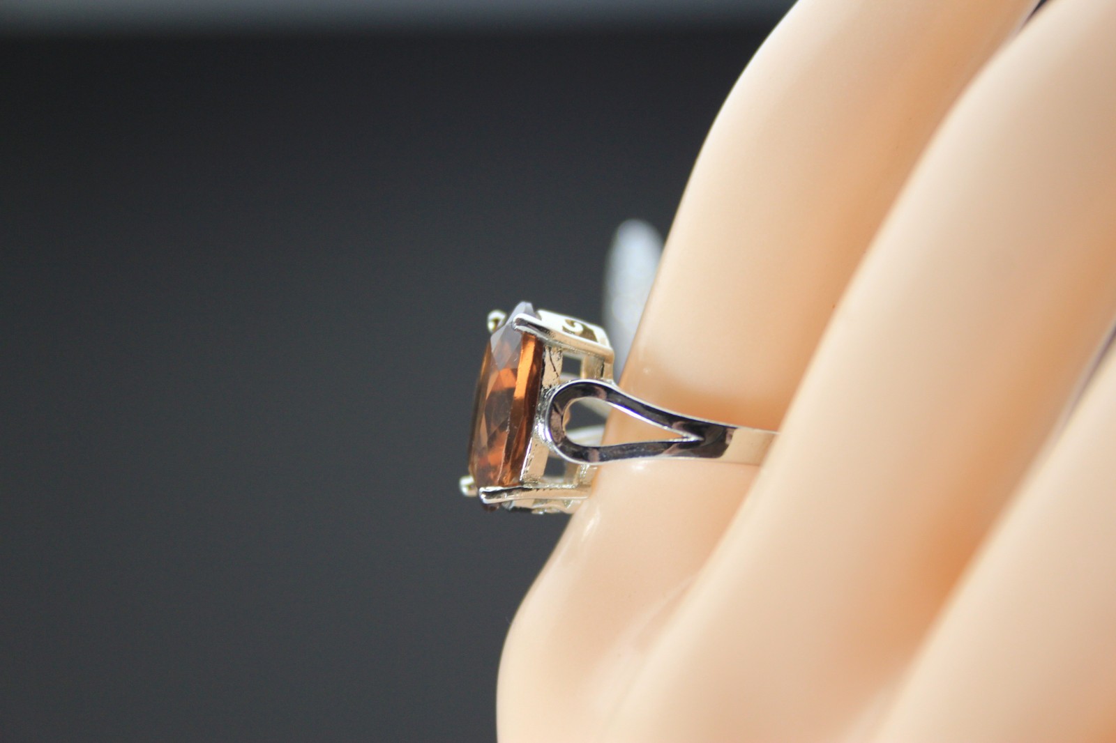 925 Sterling Silver Brown Oval Stone Size 6 Ring 3.2 Grams (RIN9759)