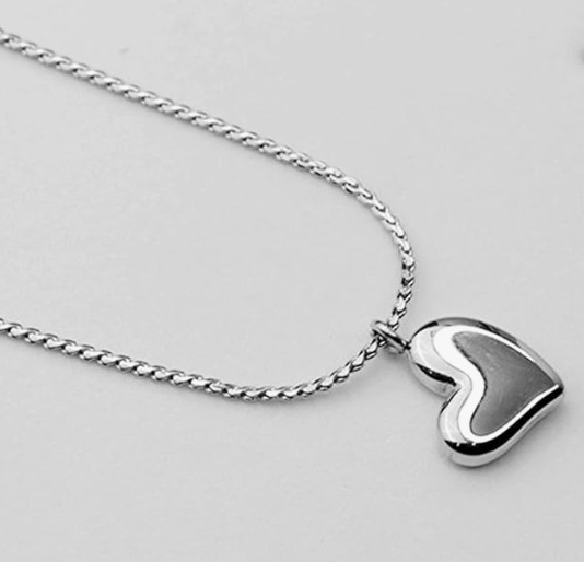 Heart-shaped Classic Plain Pendant Necklace Can Be Worn In Daily Life