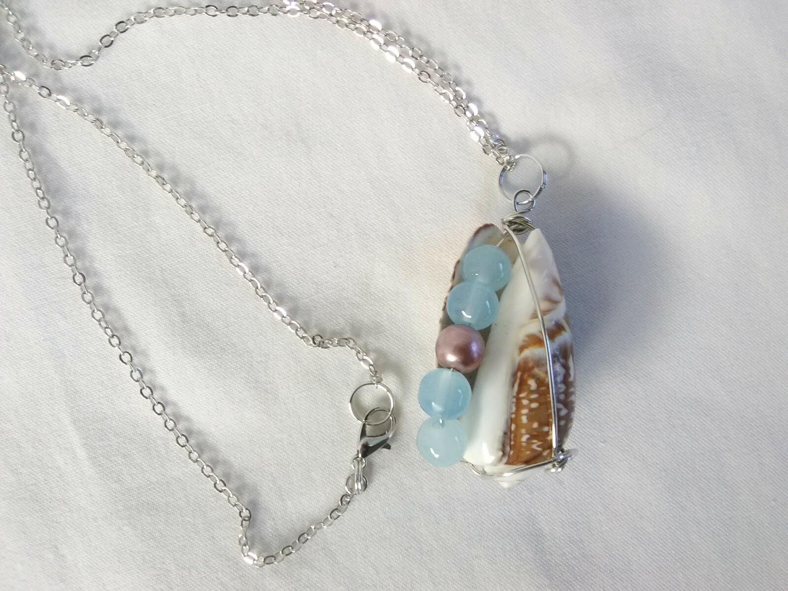 Boho Chic Olive Seashell Pendant Necklace 20″ Women’s Jewelry US Seller Gift