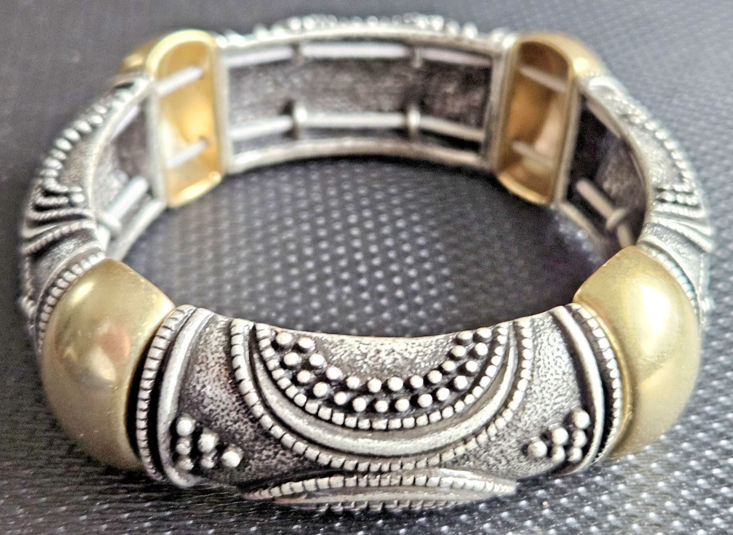 2000s Chunky Two Tone Lia Sophia Kiam Family Stretchy Bracelet (Lady Remington)