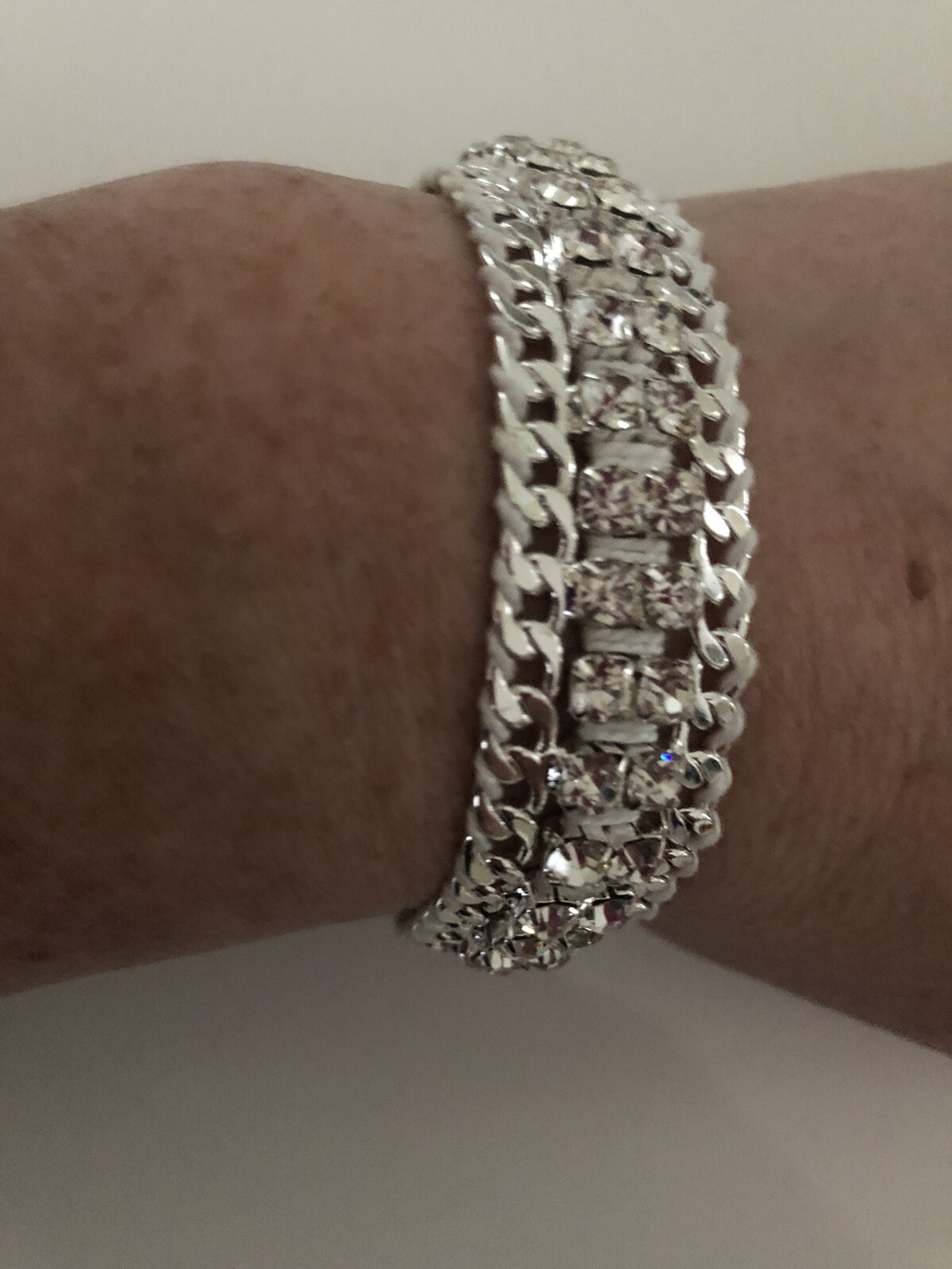 WHBM THREAD DECO MAGNETIC BRACELET
