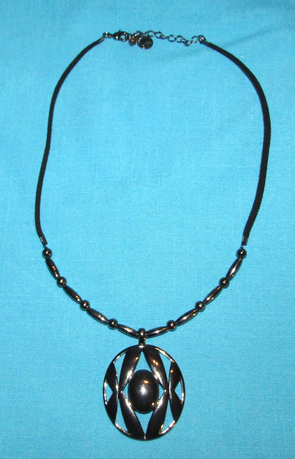 16″ + 2″ Extender Liz Claiborne Black Pendant W/ Leather Cord Necklace