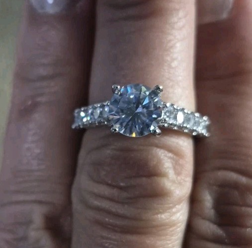 Silver Tone Cz Solitare With Accents And Matching Band Size 7