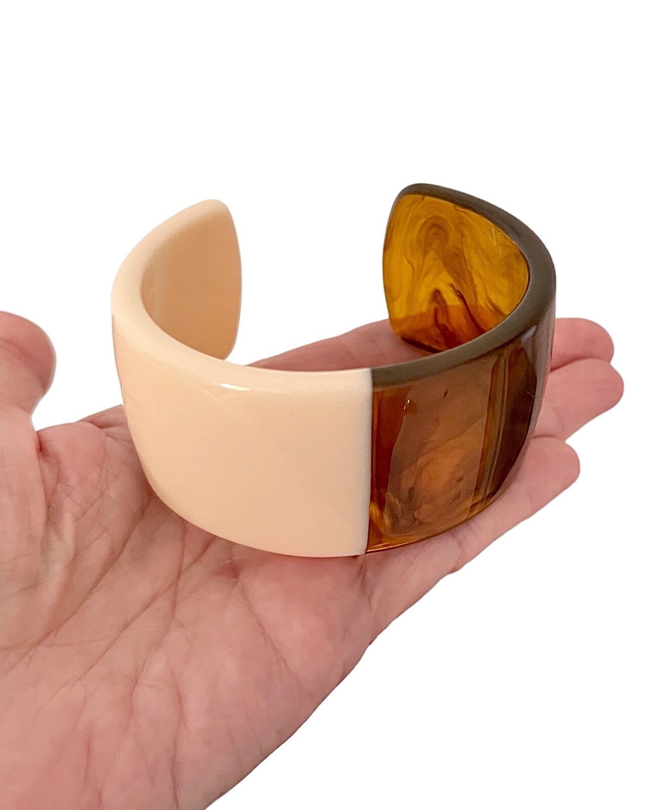 1.5” Wide Retrô Beige & Brown Acrylic Everyday Casual Chic Cuff Bracelet