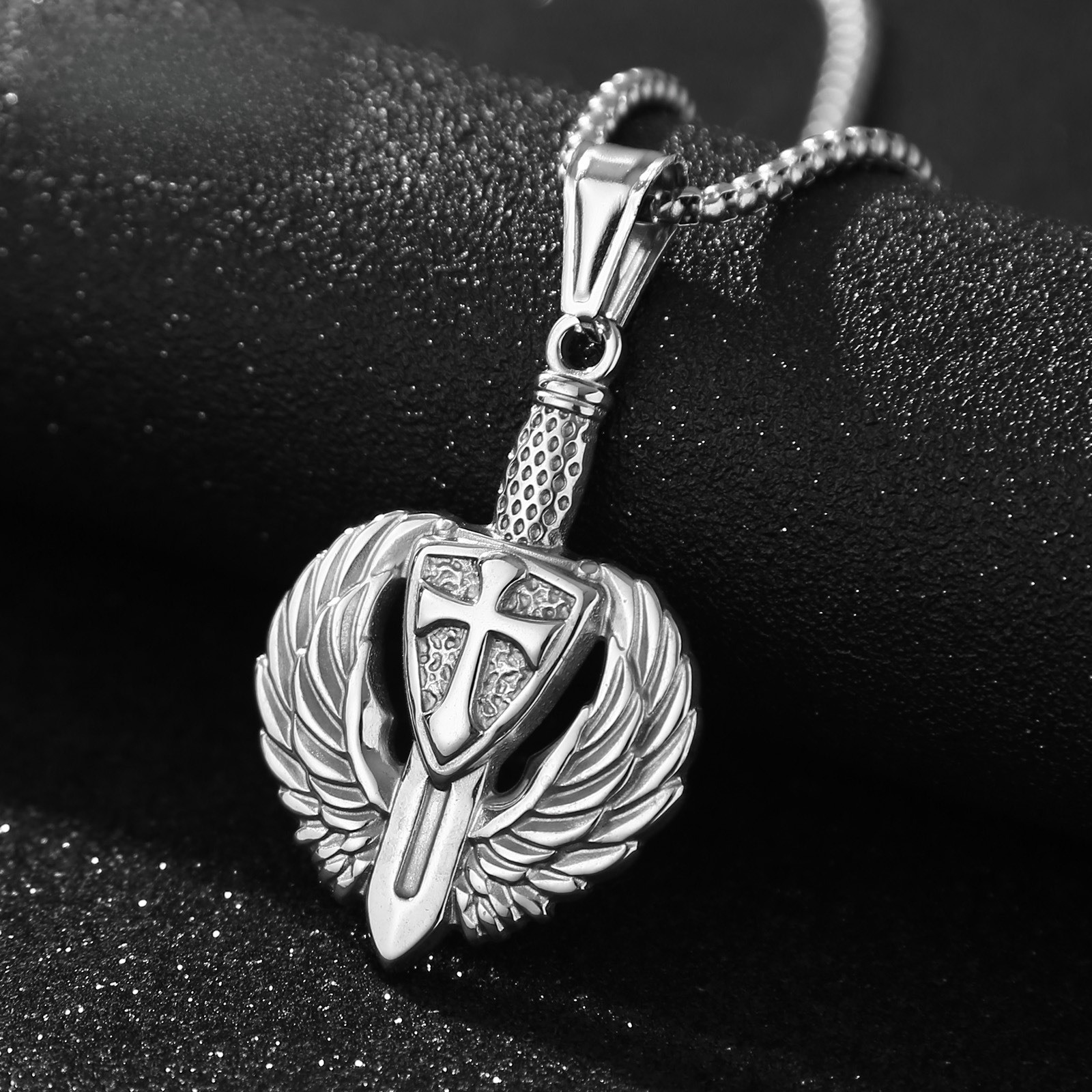 Double Wing Shield Design Symbol Courage Elegant Accessory For Office Gentlemen