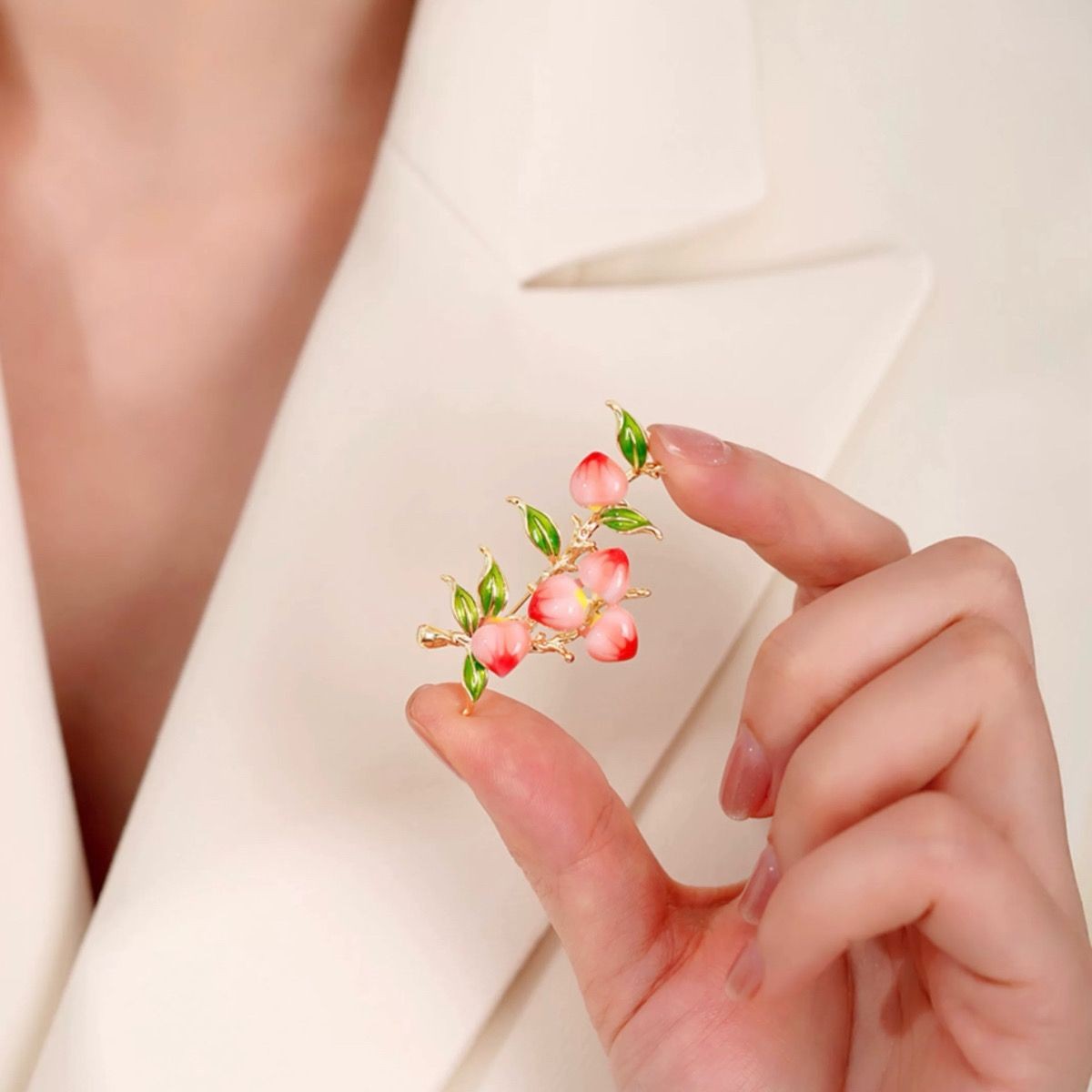 Enamel Peach Fruit Brooch Elegant Design Women’s Lapel Pin