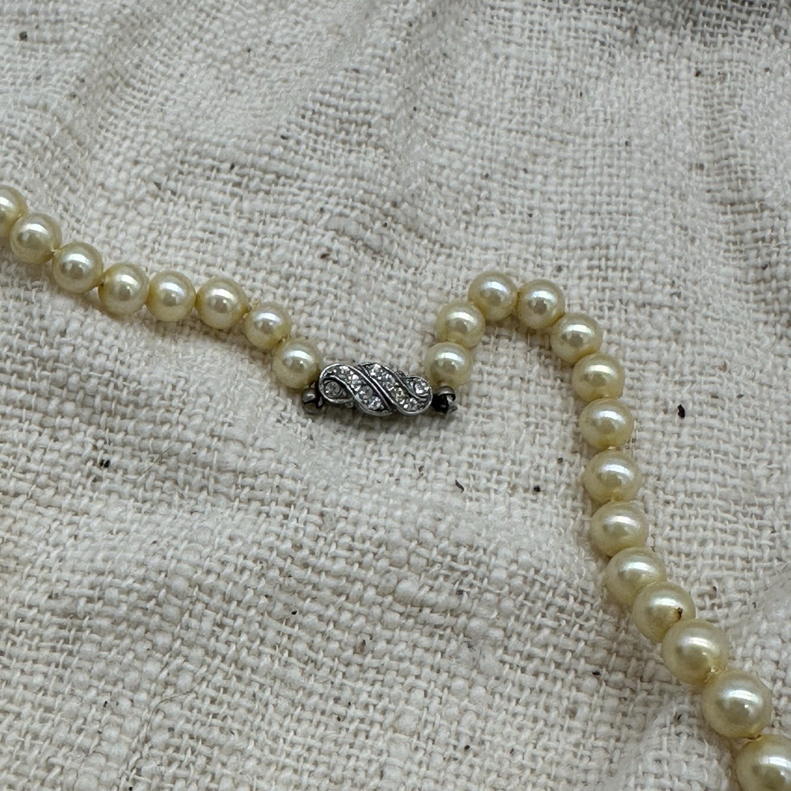 Vintage Marvella Graduated Pearl Necklace Rhinestone Clasp Signed 16″