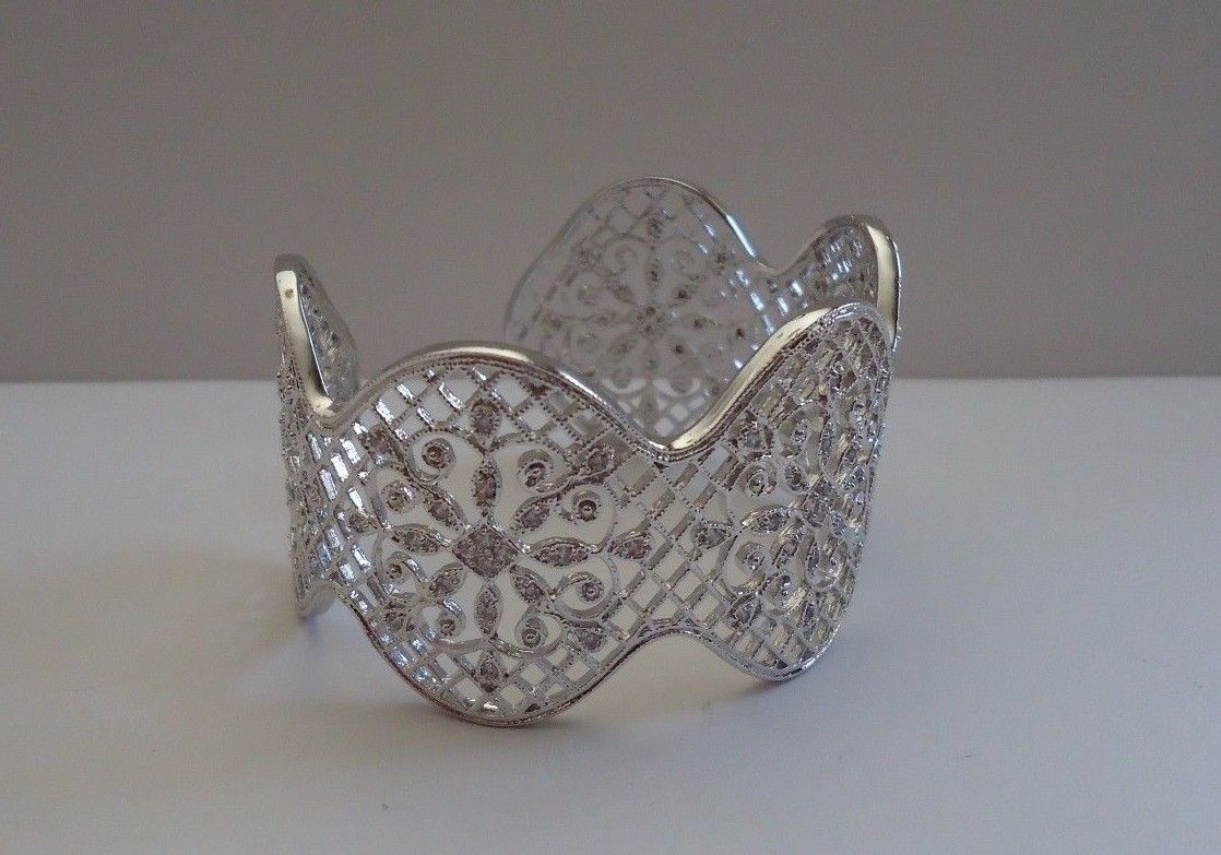 925 STERLING SILVER FLOWER FILIGREE OUTLINE BANGLE BRACELET W/ 2 CT ACCENTS