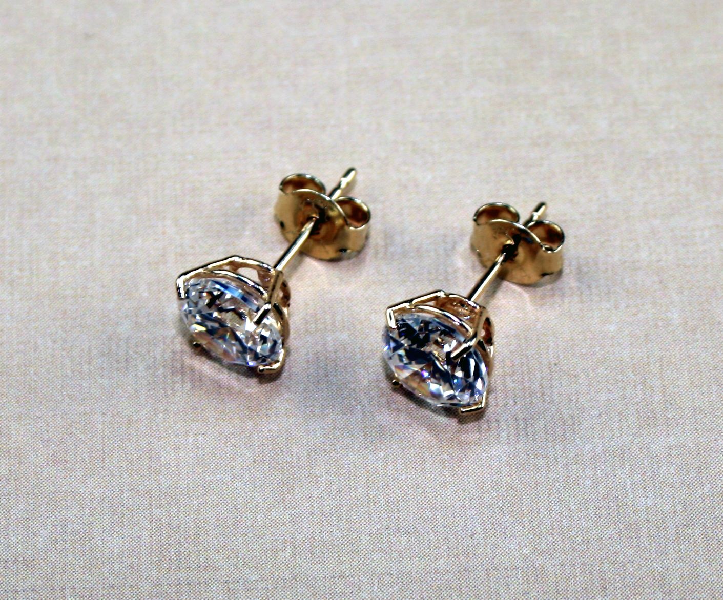 1.0 Carats Size 14K Yellow Gold Cubic Zirconia Solitaire Basket Stud Earrings