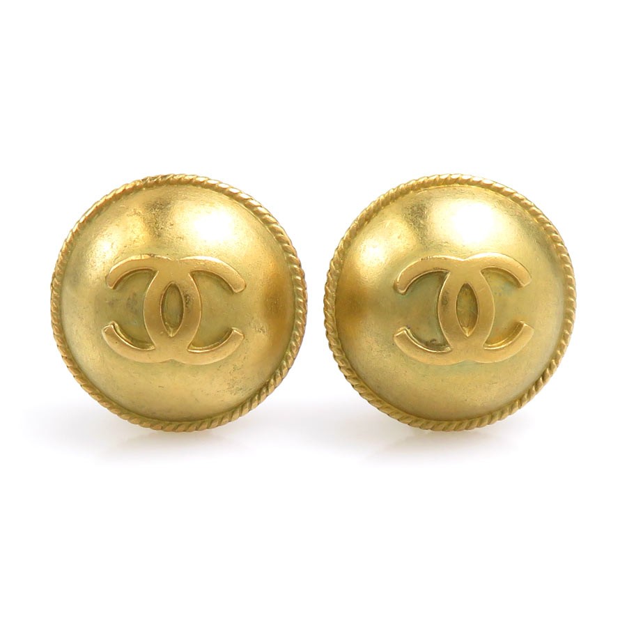 Auth CHANEL Vintage CC Logo Clip on Earrings Gold Metal – e62072k