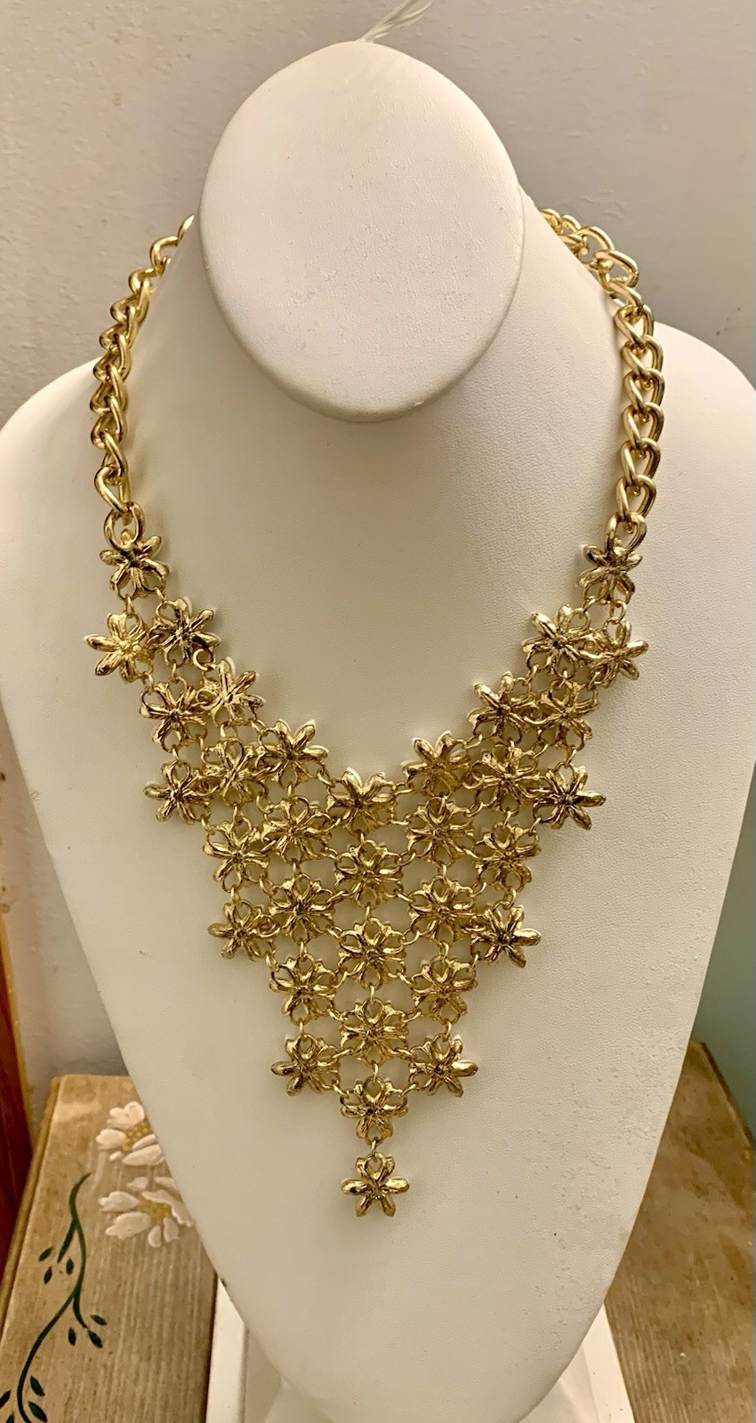 INC International Concepts statement necklace