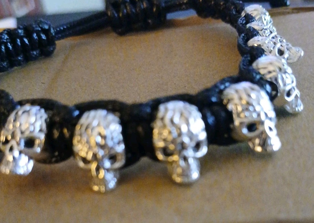 12 Silver Colored Skulls On Leather Bracelet. Unisex Teens, Adults. New!