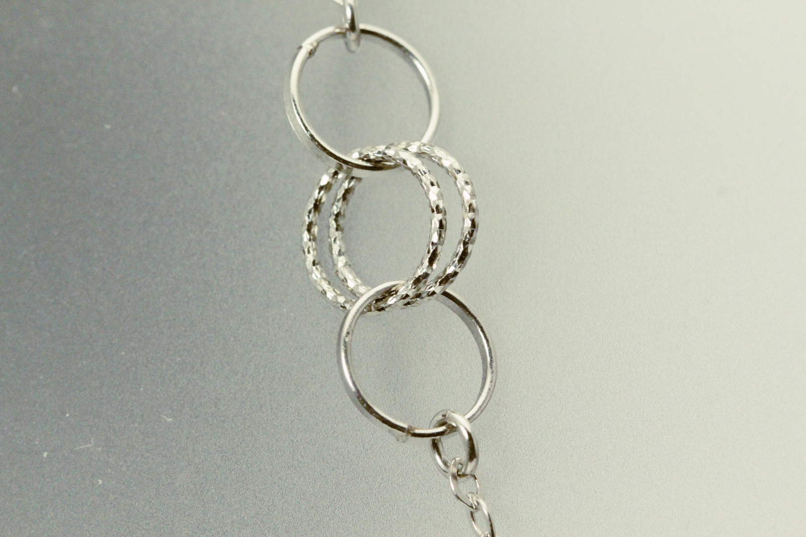925 Sterling Silver Circle Hoops Station Necklace 13.3 grams (NEC5695)