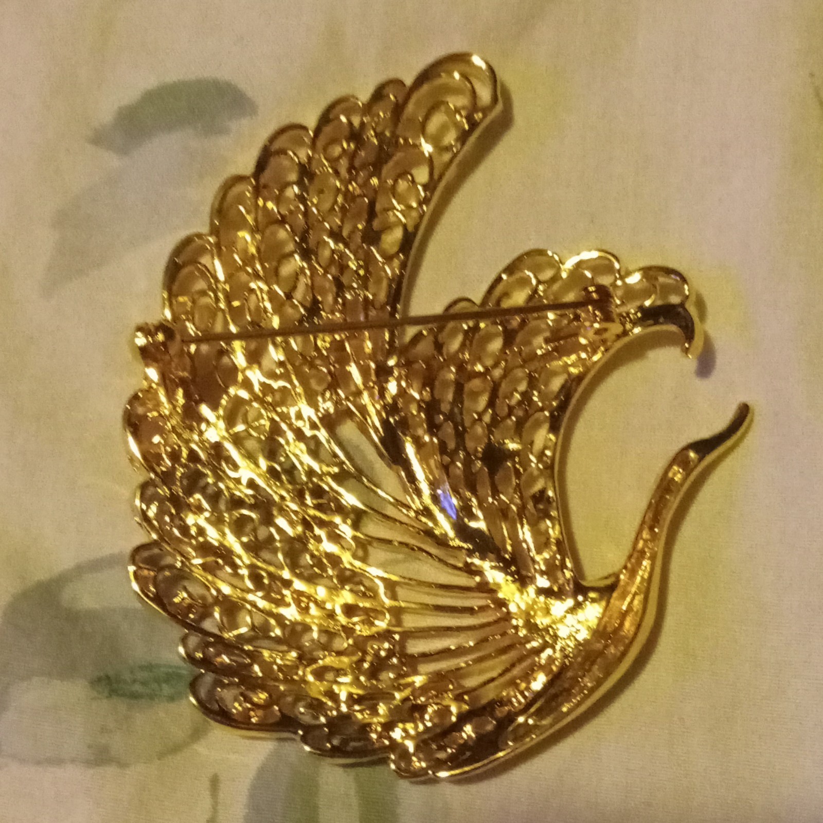 Gold Tone Bird Brooch Pin Multicolor Round Simulated Rhinestone Metal
