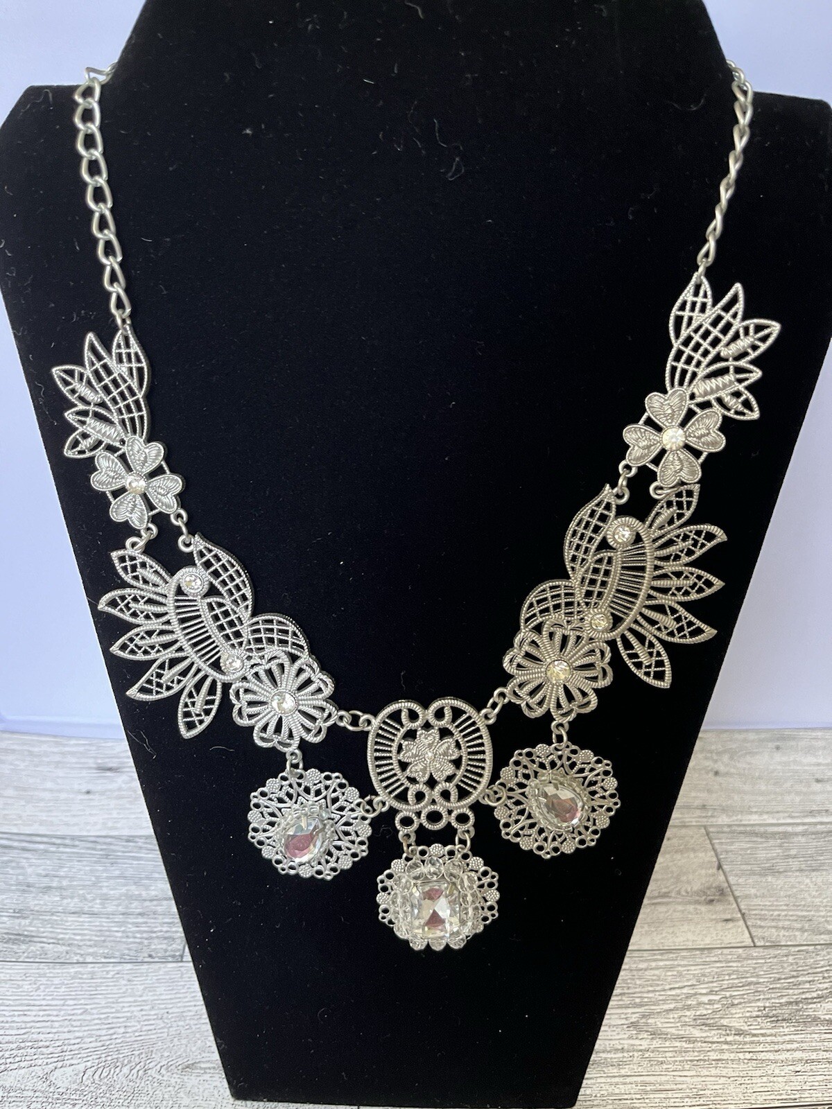 Floral Silver Tone Statement Chain Link Necklace Faux Crystals 21″ Adjustable