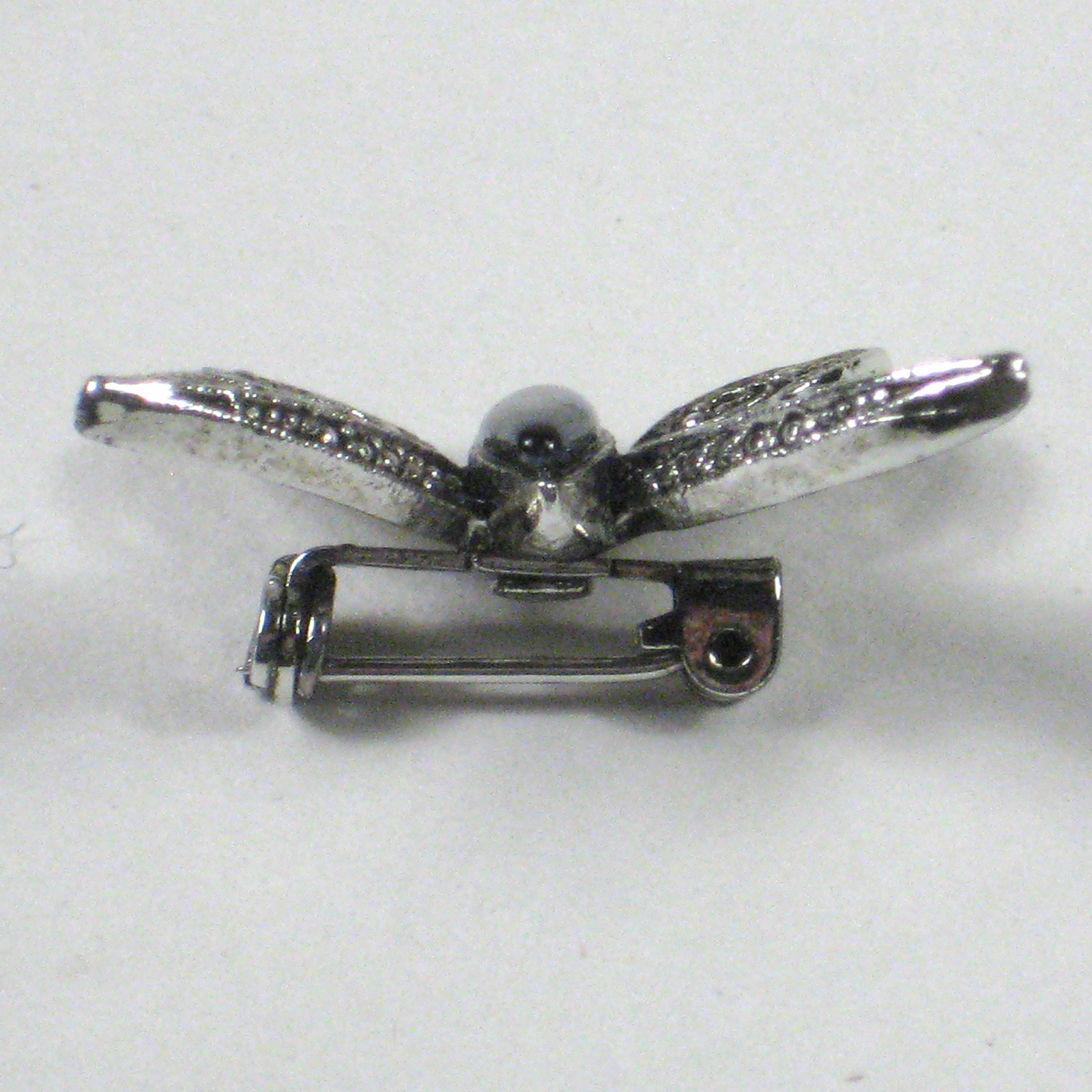 Butterfly Brooch Silvertone Unsigned Pin 1 x 1 1/8 Inches Filigree Pin