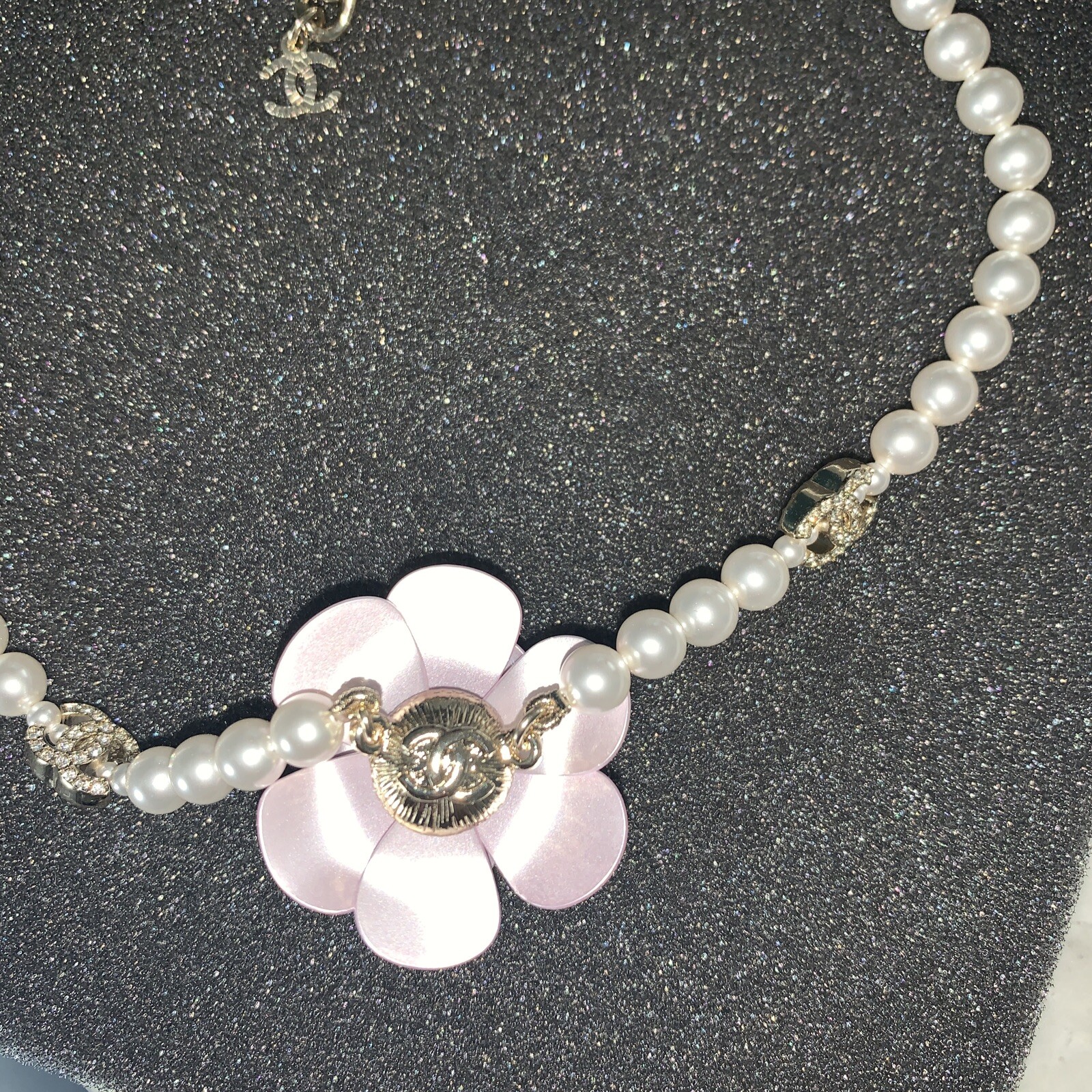 Chanel Runway 23C Pearl Flower Pink Choker Necklace New/ receipt Cruise 2023