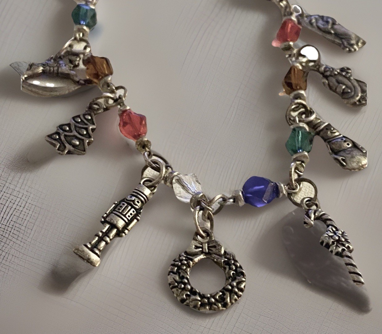Christmas Bracelet w/Pewter Charms & Multicolor Glass Beads Silvertone 9”, 30g