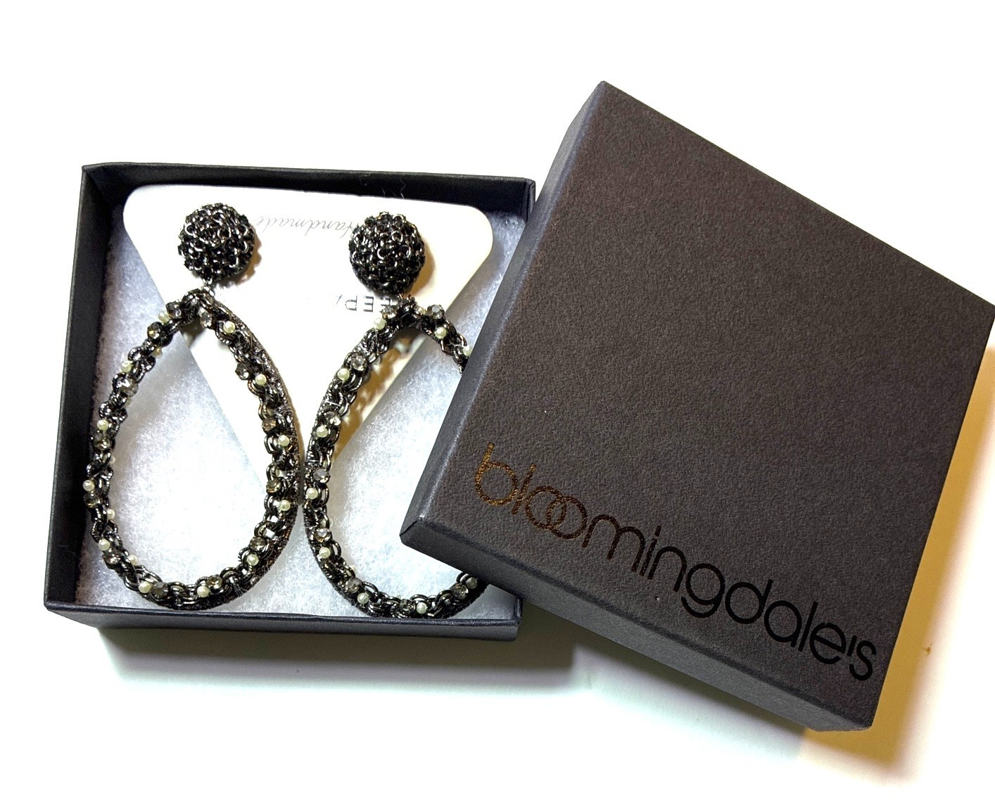DEEPA GURNANI LUCINDA CRYSTAL PEARL IMITATION GUNMETAL DROP EARRINGS 3″ NEW NIB