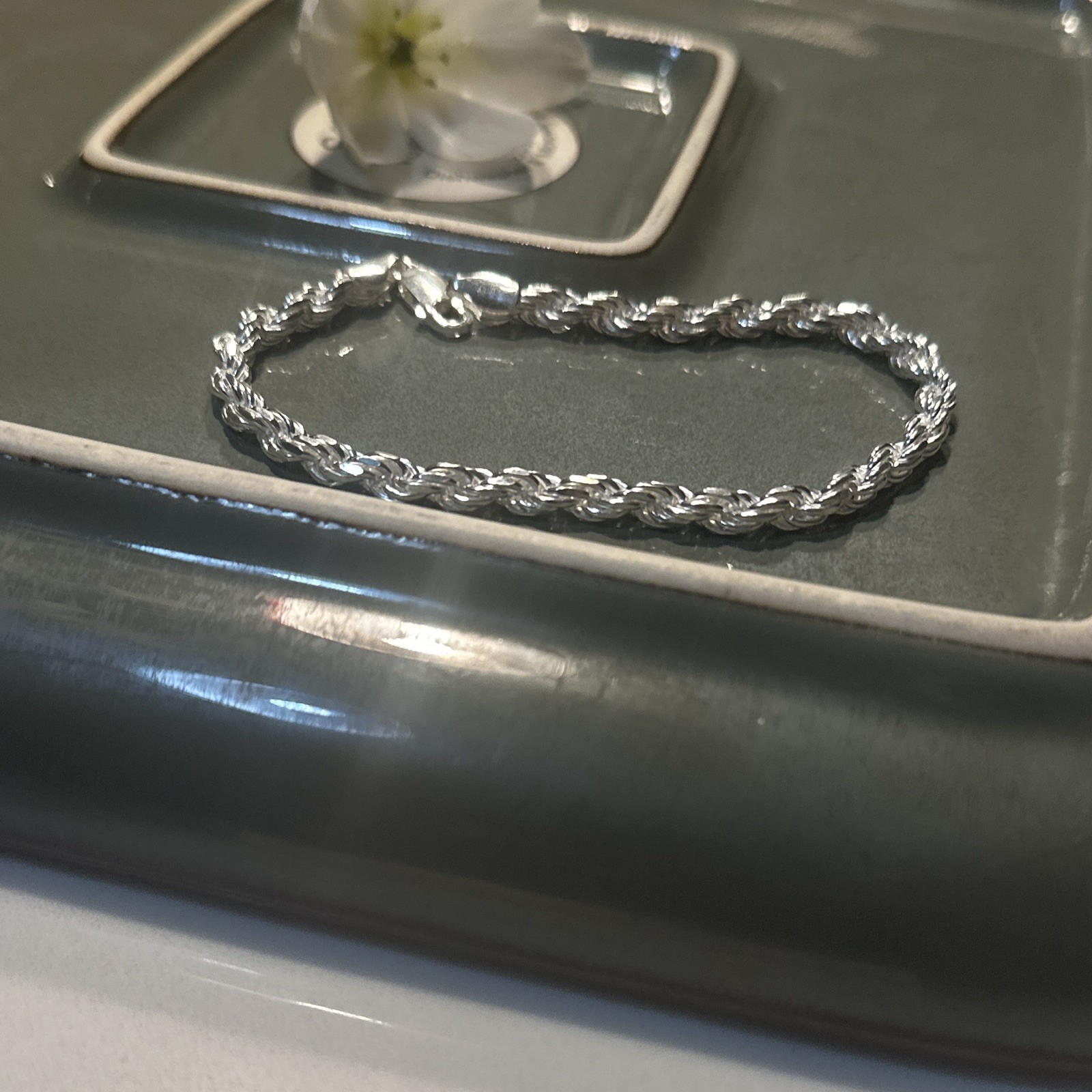Sterling silver 8 1/2 inch ￼Twisted Rope Chain Link Bracelet w/ Lobster Clasp