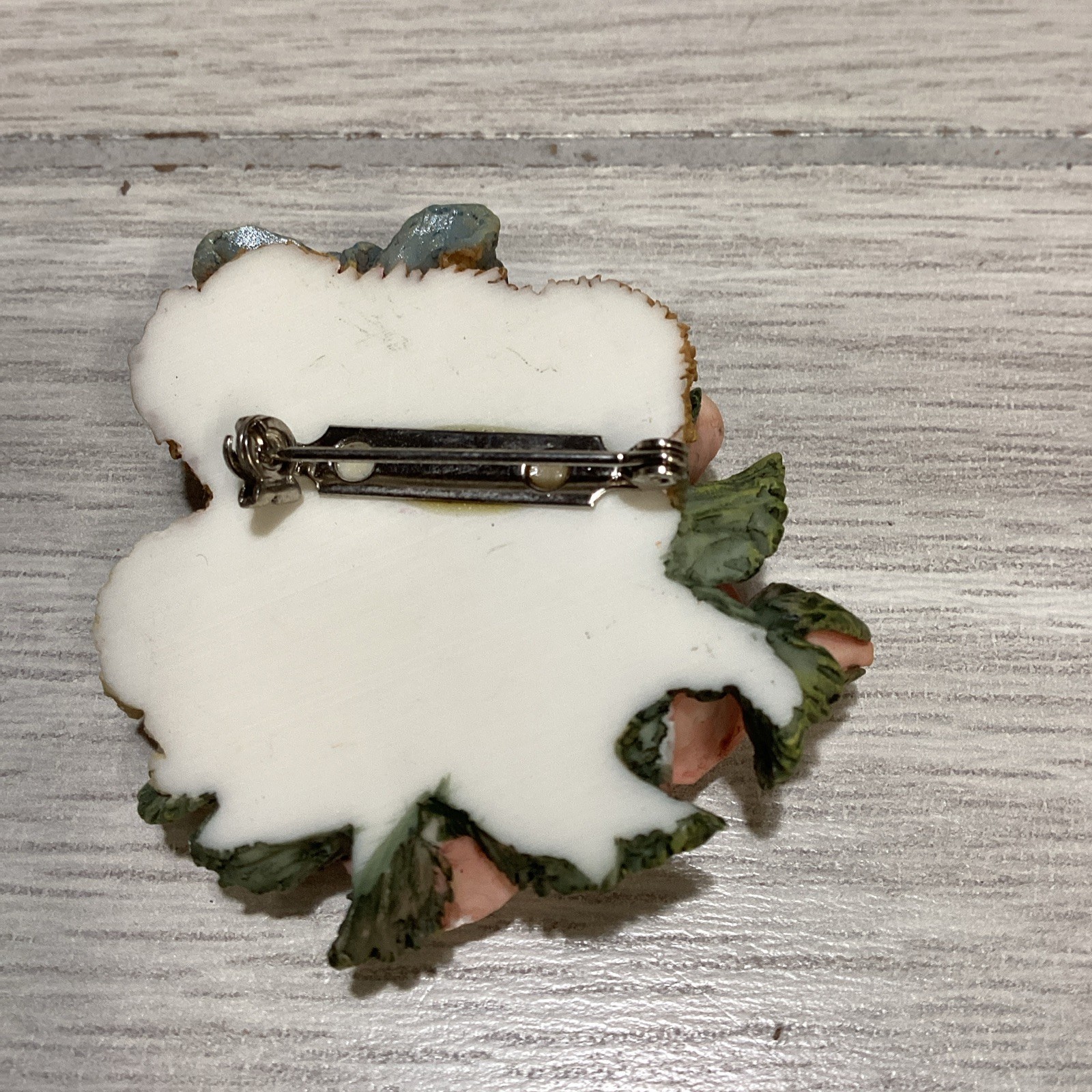 BOYD’S BEARS Silvertone Pin Textured Teddy Bear Face w/ Roses Vintage