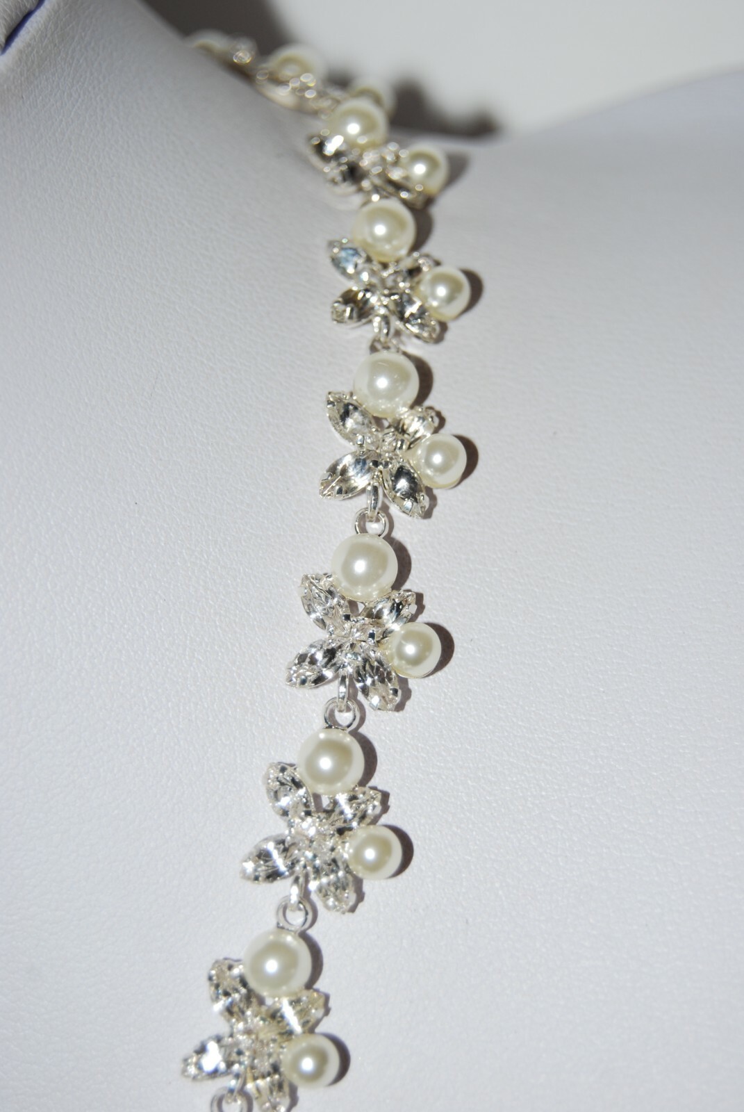CESCABELLE ELEGANT COUTURE FAUX PEARLS & RHINESTONES ON SILVERED METAL NECKLACE