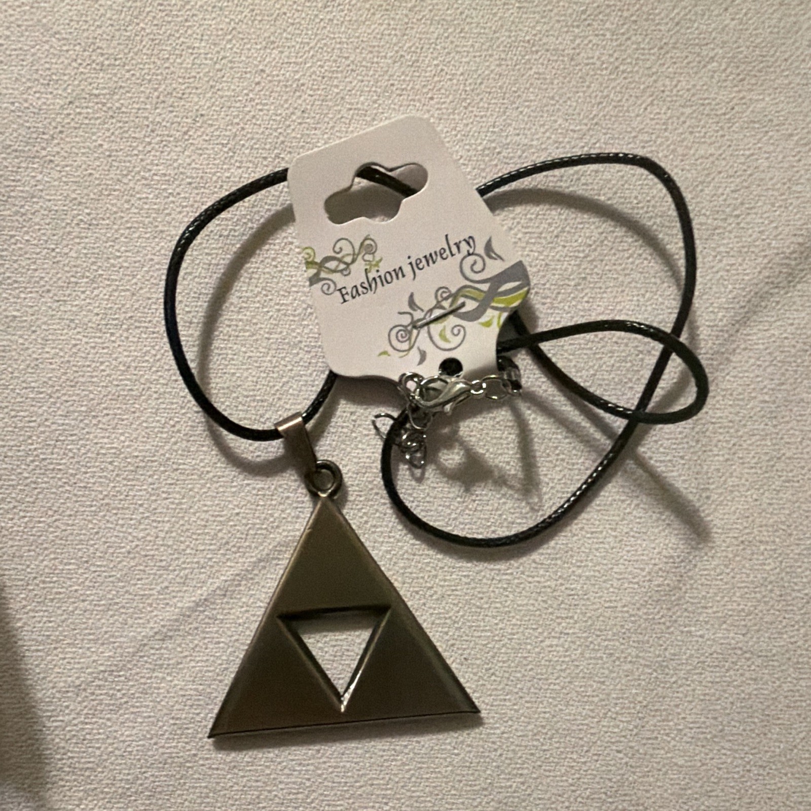 Triforce of courage necklace with leather strap￼