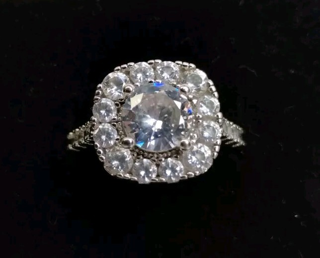 Kays Jewelers Halo Setting Fashion Jewelry Ring Zirconia Womens Size 7