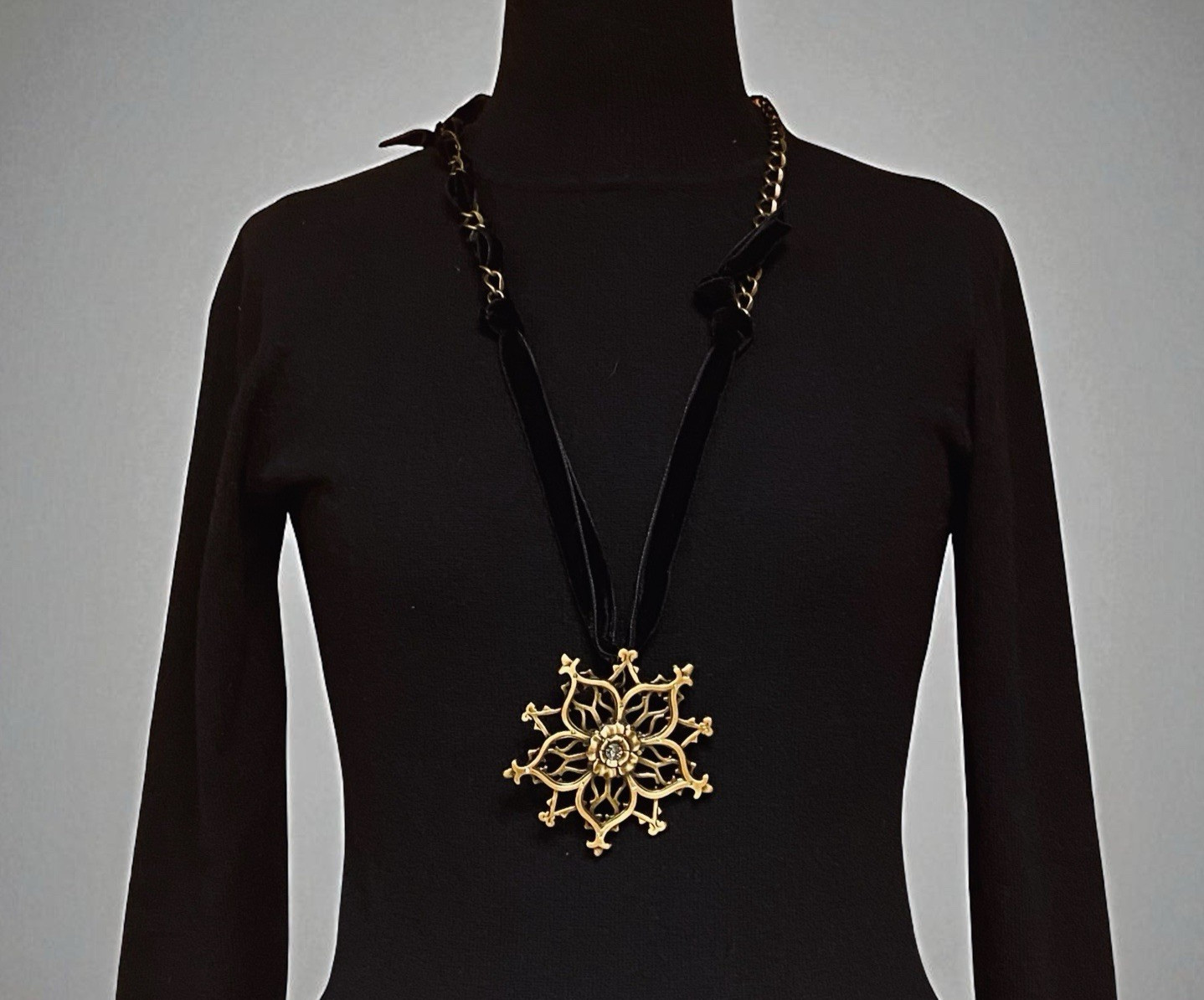 MINT LANVIN Women Necklace Crystals Metal Party Ribbon Charm