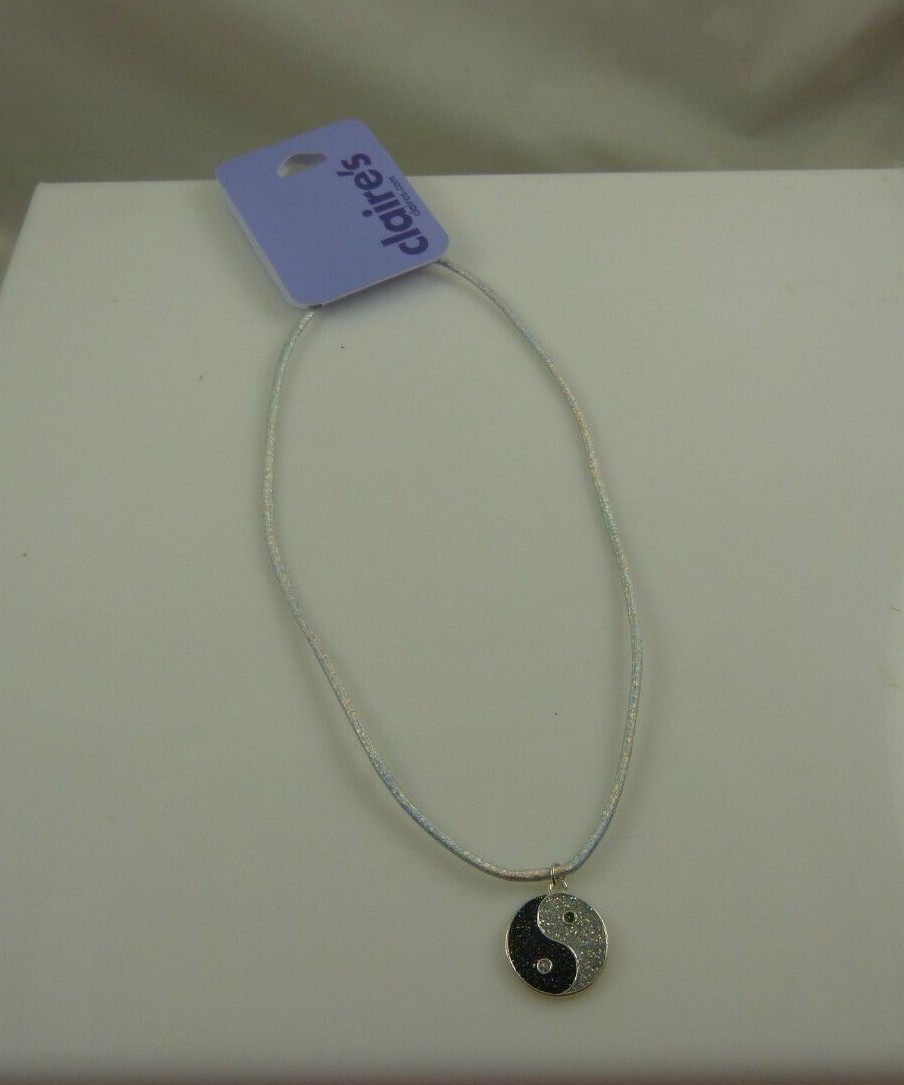 Ying Yang glitter necklace cord Claire’s