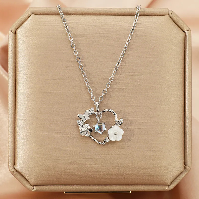 Floral Heart Pendant Necklace 304 Stainless Steel Silver Crystal Flower Necklace