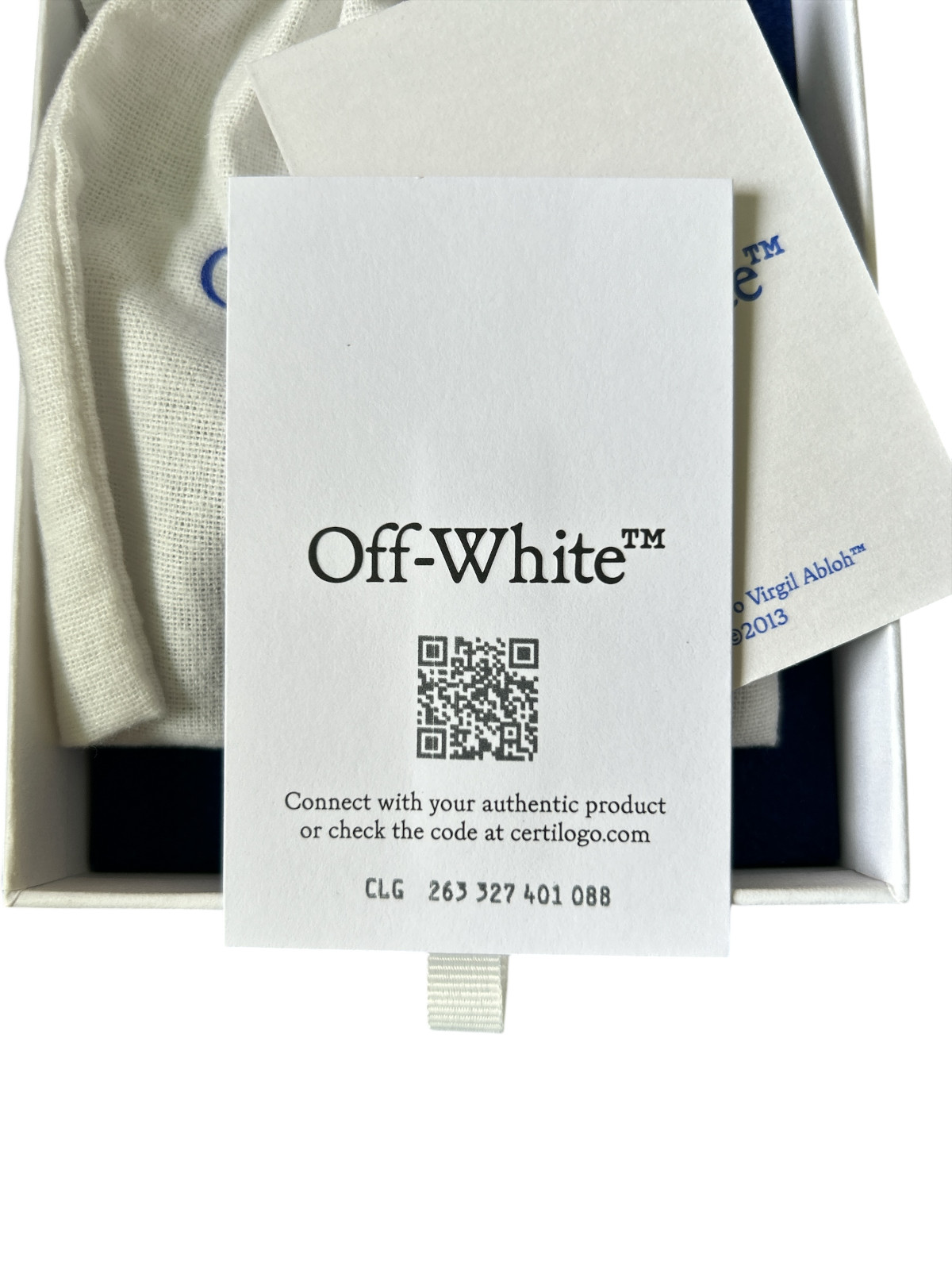 “OFF WHITE” SILVER NECKLACE BOXED WITH TAGS NEW, READY TO WEAR OFF WHITE ENAMEL